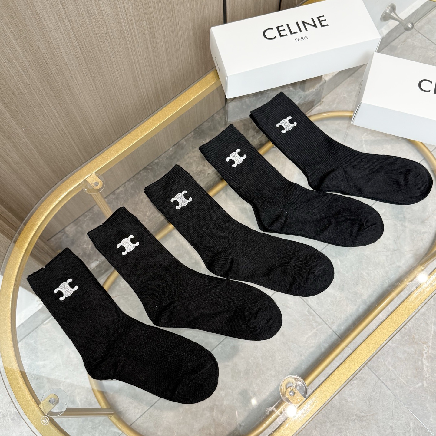 配包装【一盒五双】CELINE 赛琳高版本 ～好看到爆炸 CELINE 袜子🔥双针烫印羊绒中筒袜，超软糯