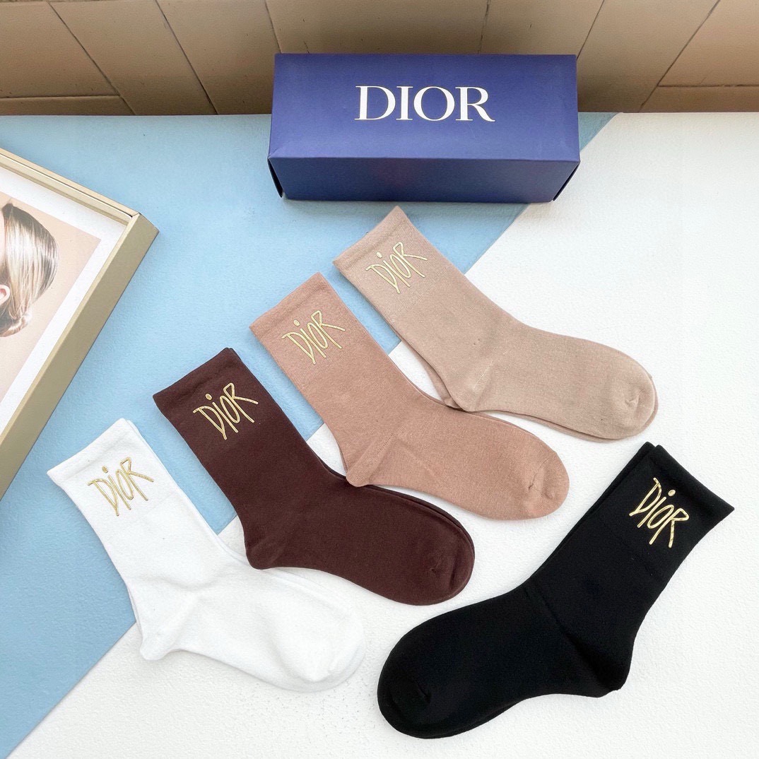 配包装【一盒五双】DIOR · 迪奥 D 家新品烫金纯黑短筒男女款袜子❗️专柜同步长袜，超级经典的D家标