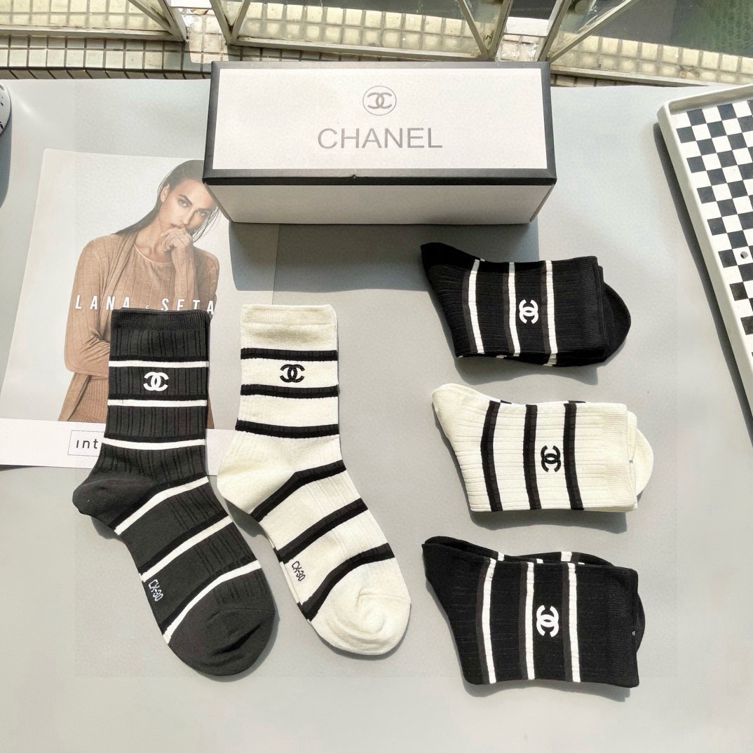 配包装【一盒五双】🌟CHANEL香奈儿 🌟网红爆款 ～好看到爆炸 欧美大牌中筒袜🔥🌟潮人必不能少的专柜代