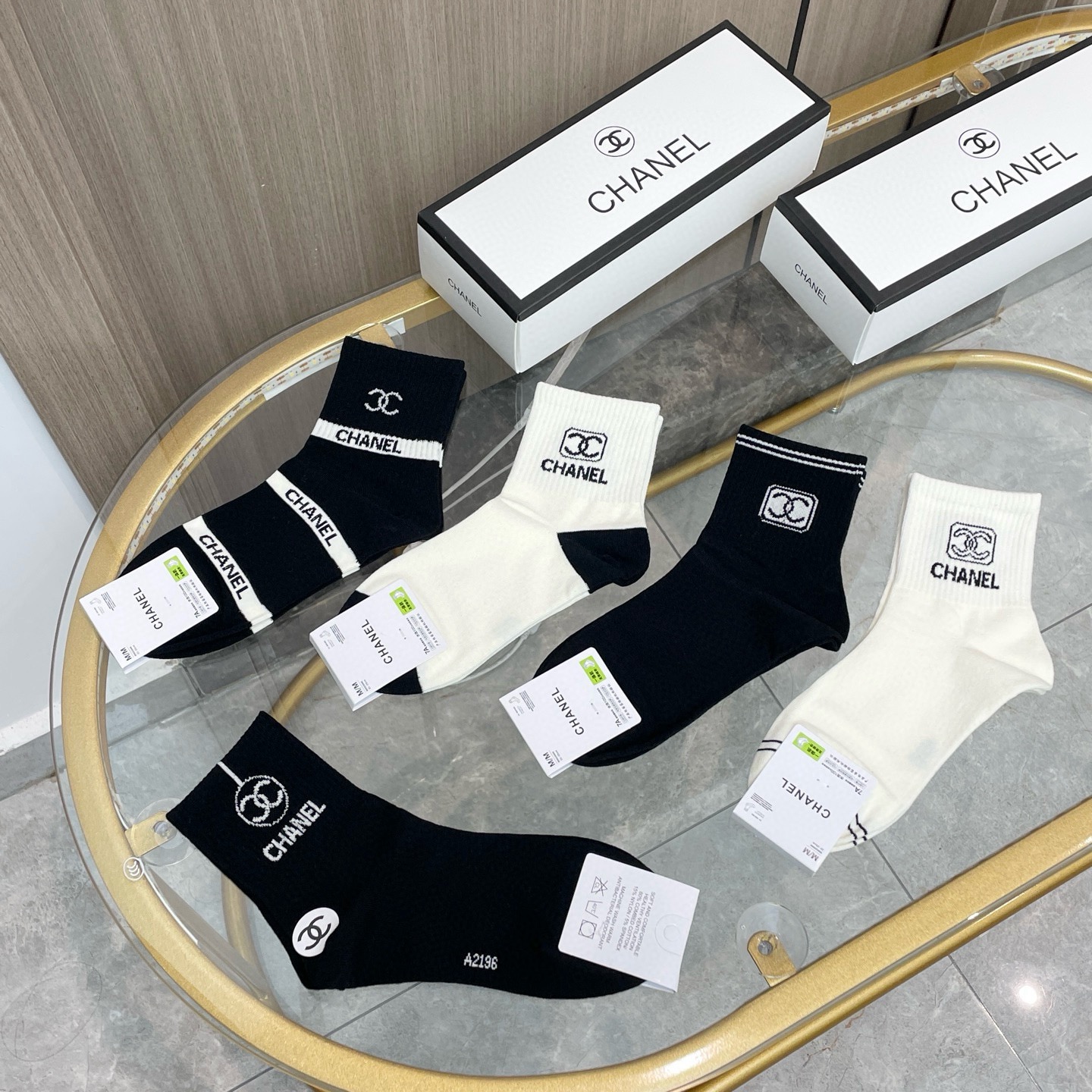配包装【一盒五双】🌟Chanel 香奈儿 爆款卡中筒袜🌟高版本 ～好看到爆炸 欧美大牌中筒袜🔥🌟潮人必不