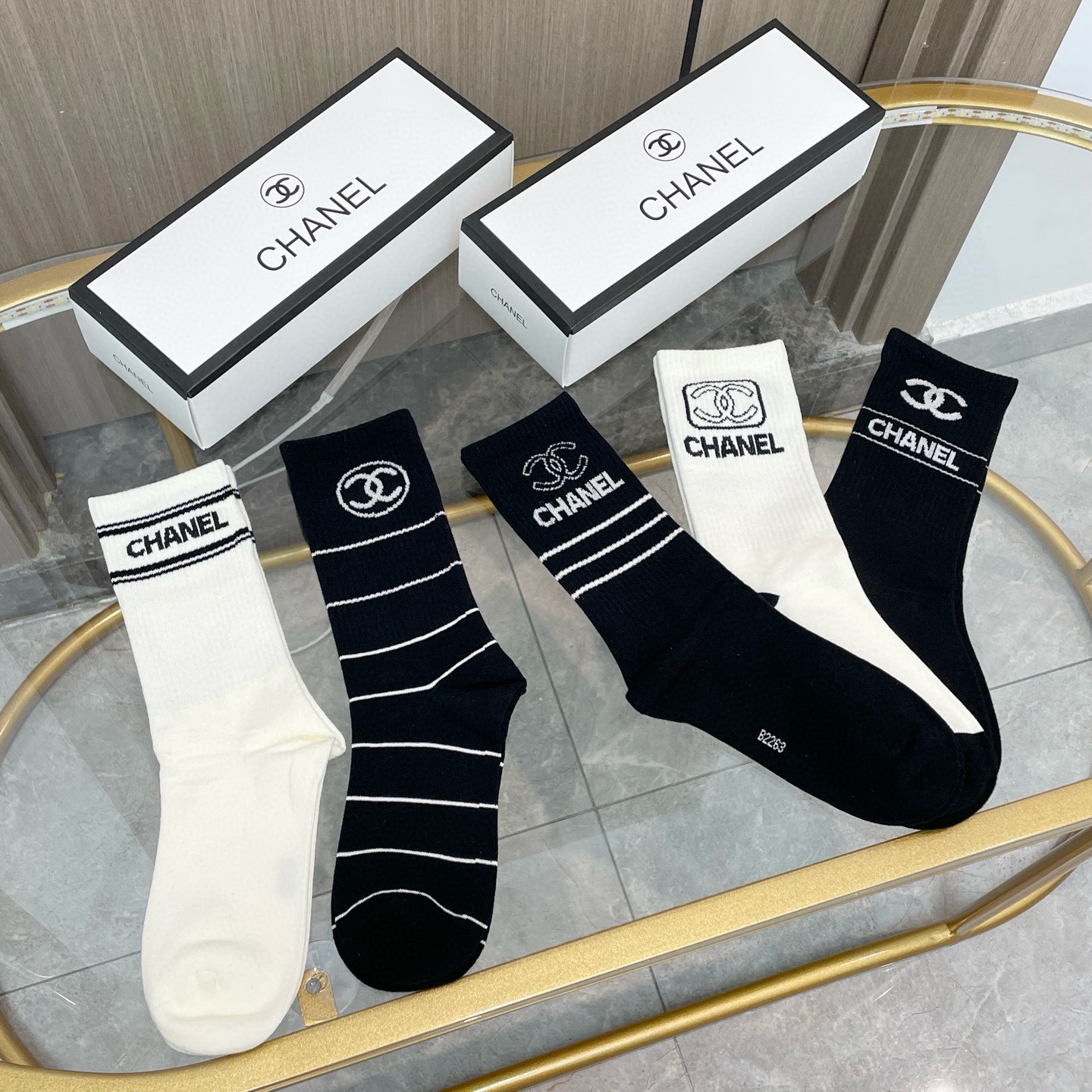 配包装【一盒五双】CHANEL · 香奈儿❗️高品质🔥超级爆款网红袜子❗️小香家官网同步字母中筒袜，in