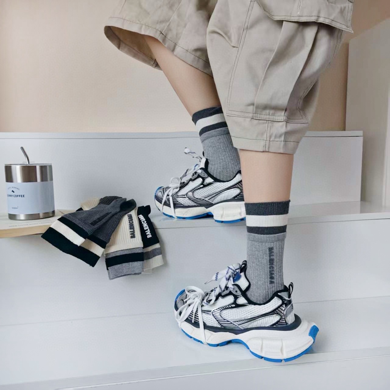 配包装【一盒四双】BALENCIAGA · 巴黎世家 ❗️超级爆款网红袜子 巴黎家官网同步硅胶字母小腿袜