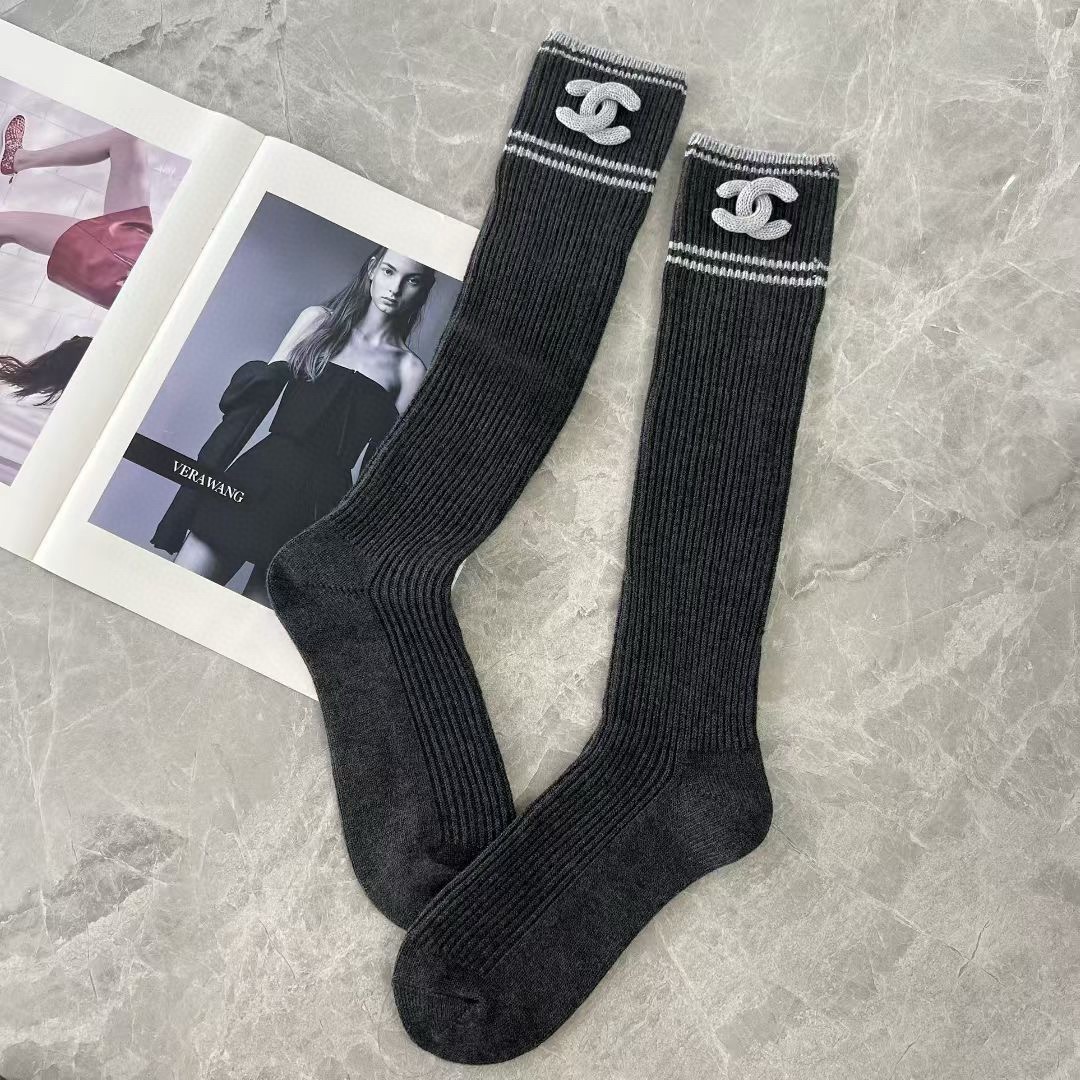 配包装【一盒一双】CHANEL · 香奈儿❗️超级爆款网红袜子❗️小香家官网同步针织字母小腿袜，ins明