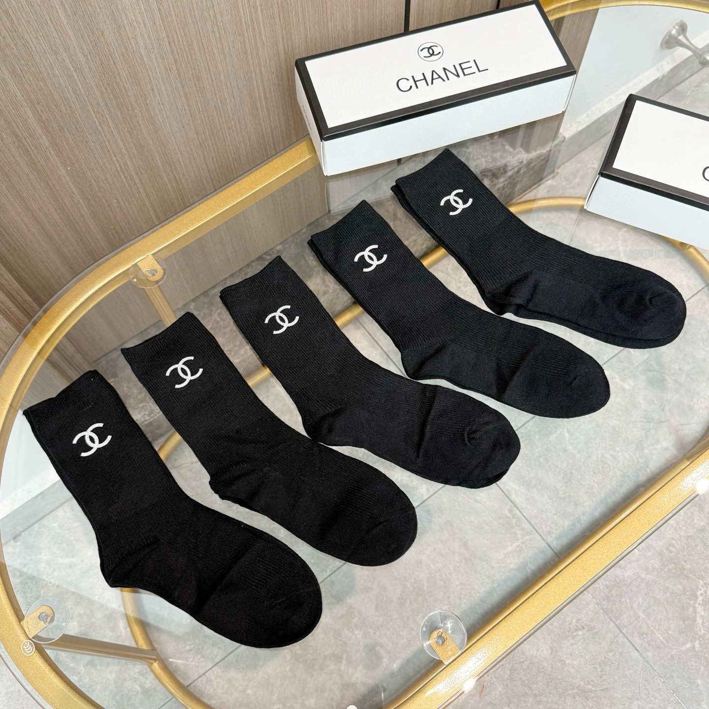 配包装【一盒五双】CHANEL 香奈儿高版本 ～好看到爆炸 CHANEL 袜子🔥双针烫印羊绒中筒袜，超软