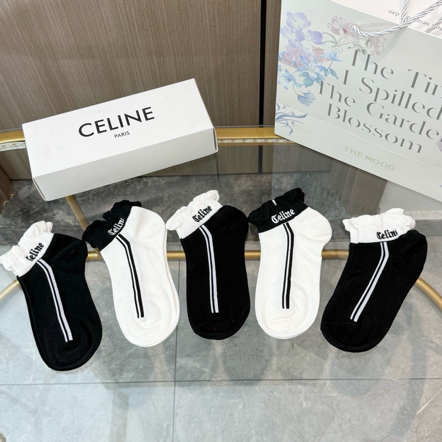 配包装【一盒五双】🌟Celine赛琳 爆款船袜🌟高版本 ～好看到爆炸 欧美大牌船袜🔥🌟潮人必不能少的专柜