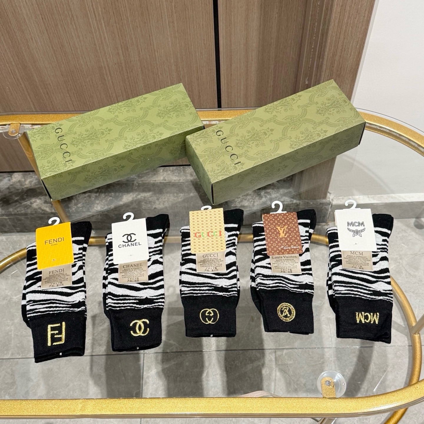 配包装【一盒五双】欧美大牌高版本 ～好看到爆炸 袜子🔥刺绣长筒袜，超软糯🔥🔥潮人必不能少的 专柜代购品质