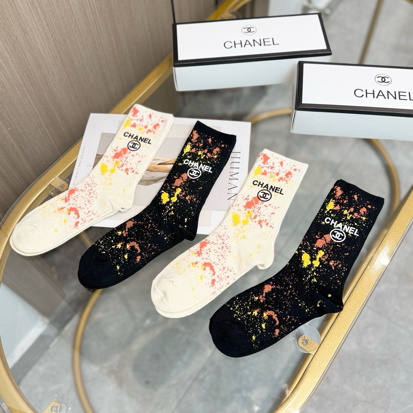 配包装【一盒四双】🌟CHANEL香奈儿 爆款中筒袜🌟高版本 ～好看到爆炸 欧美大牌中筒袜🔥🌟潮人必不能少