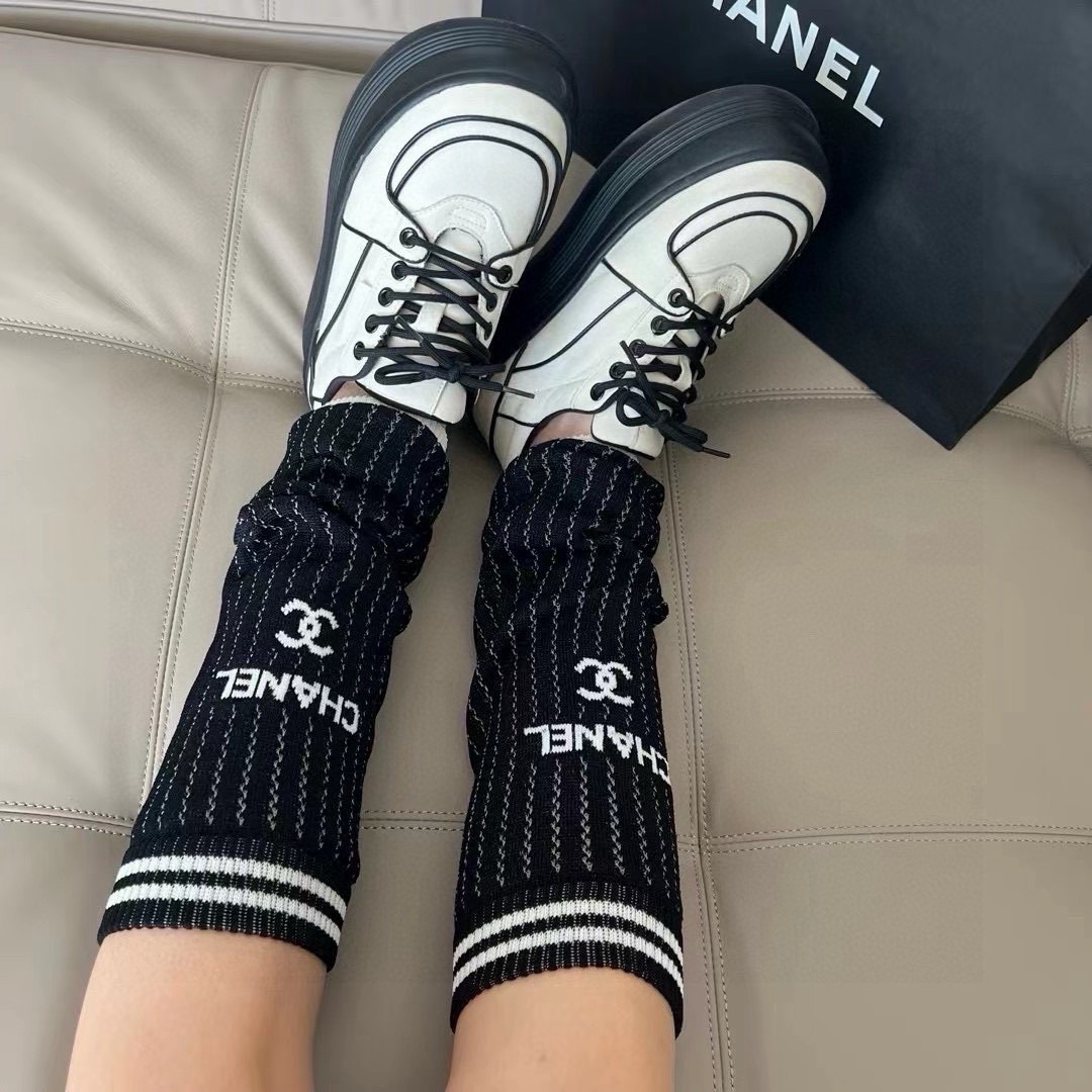 配包装【一盒一双】普通版本✅🆕Chane*24c早春新品 本季最火🔥爆款袜套🧦各大博主，时髦软妹人手一双