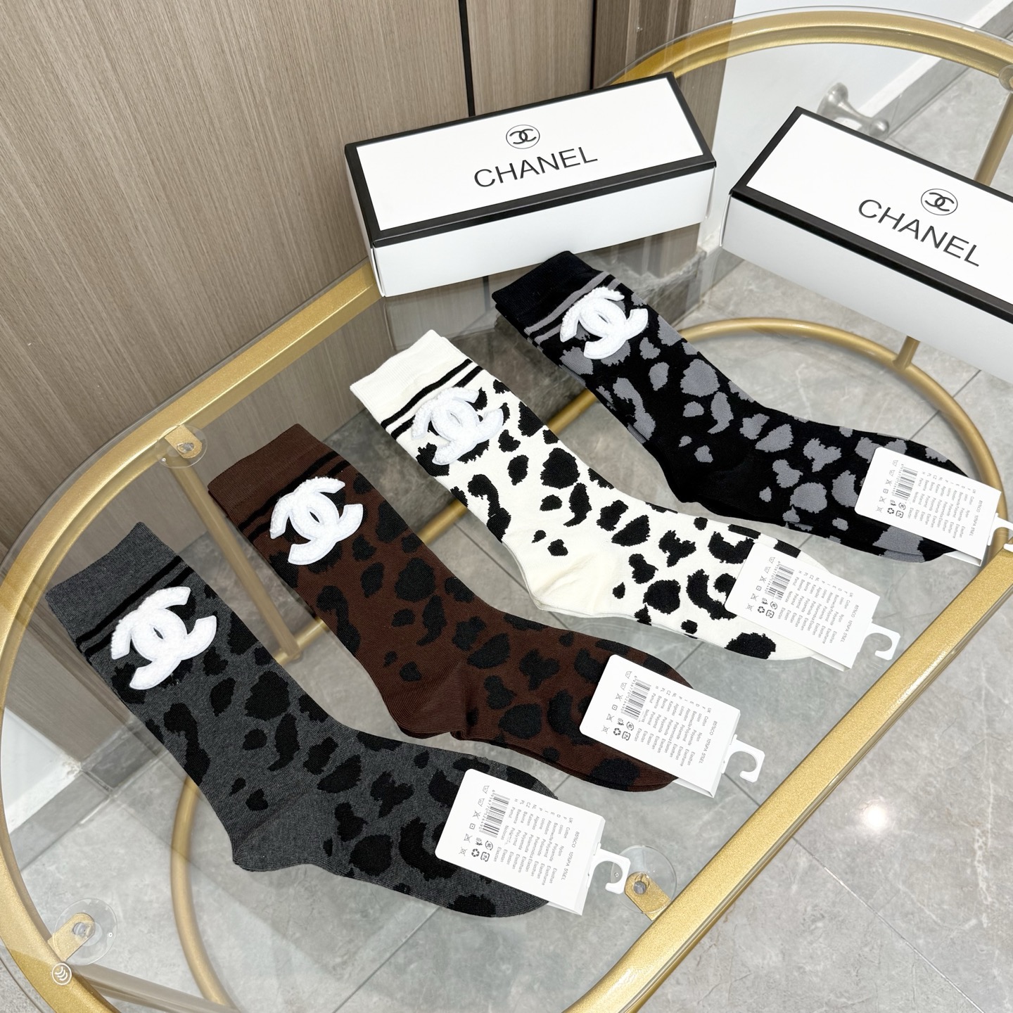 配包装【一盒四双】🌟CHANEL香奈儿 爆款中筒袜🌟高版本 ～好看到爆炸 欧美大牌中筒袜🔥🌟潮人必不能少