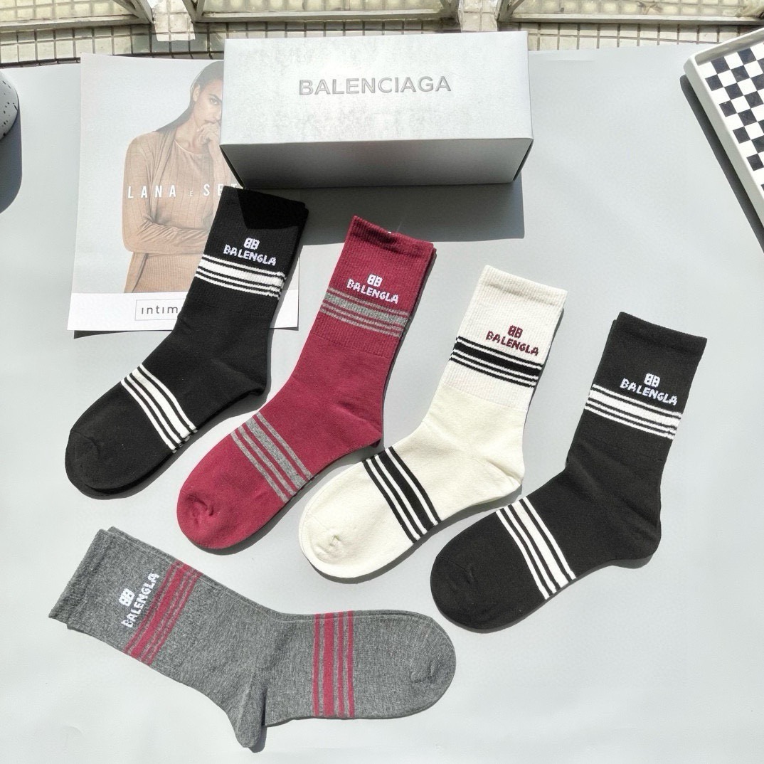 配包装【一盒五双】BALENCIAGA · 巴黎世家🌟 好看到爆炸欧美大牌高筒袜🔥男女款🌟潮人必不能少的