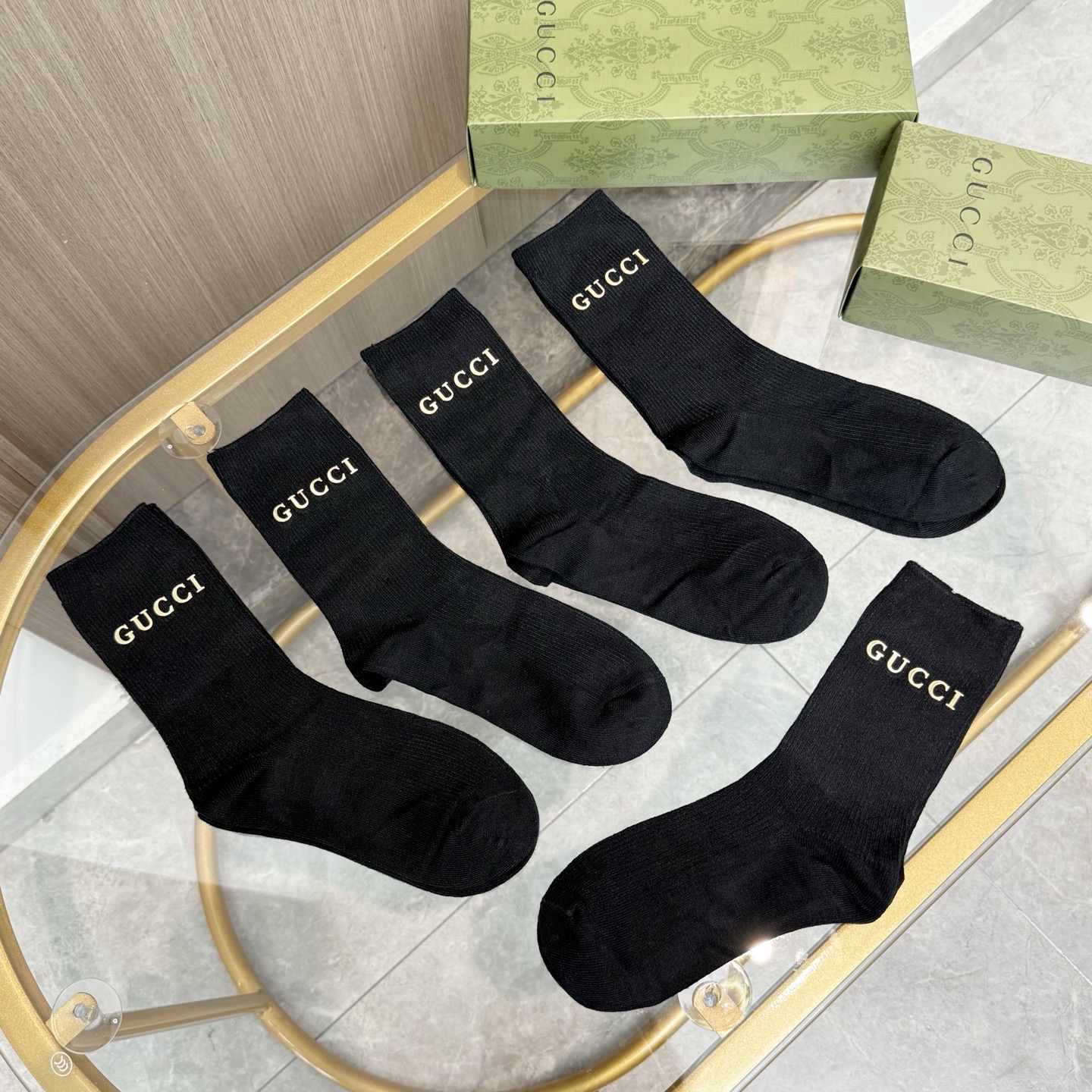 配包装【一盒五双】GUCCI 古奇高版本 ～好看到爆炸 GUCCI 袜子🔥双针烫印羊绒中筒袜，超软糯🔥🔥