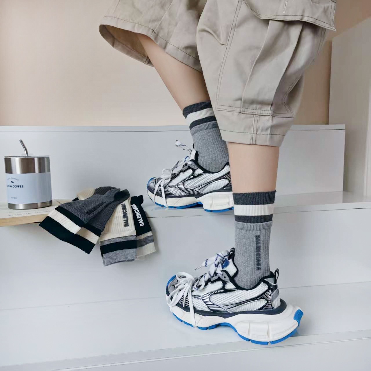 配包装【一盒四双】BALENCIAGA · 巴黎世家 ❗️超级爆款网红袜子 巴黎家官网同步硅胶字母小腿袜