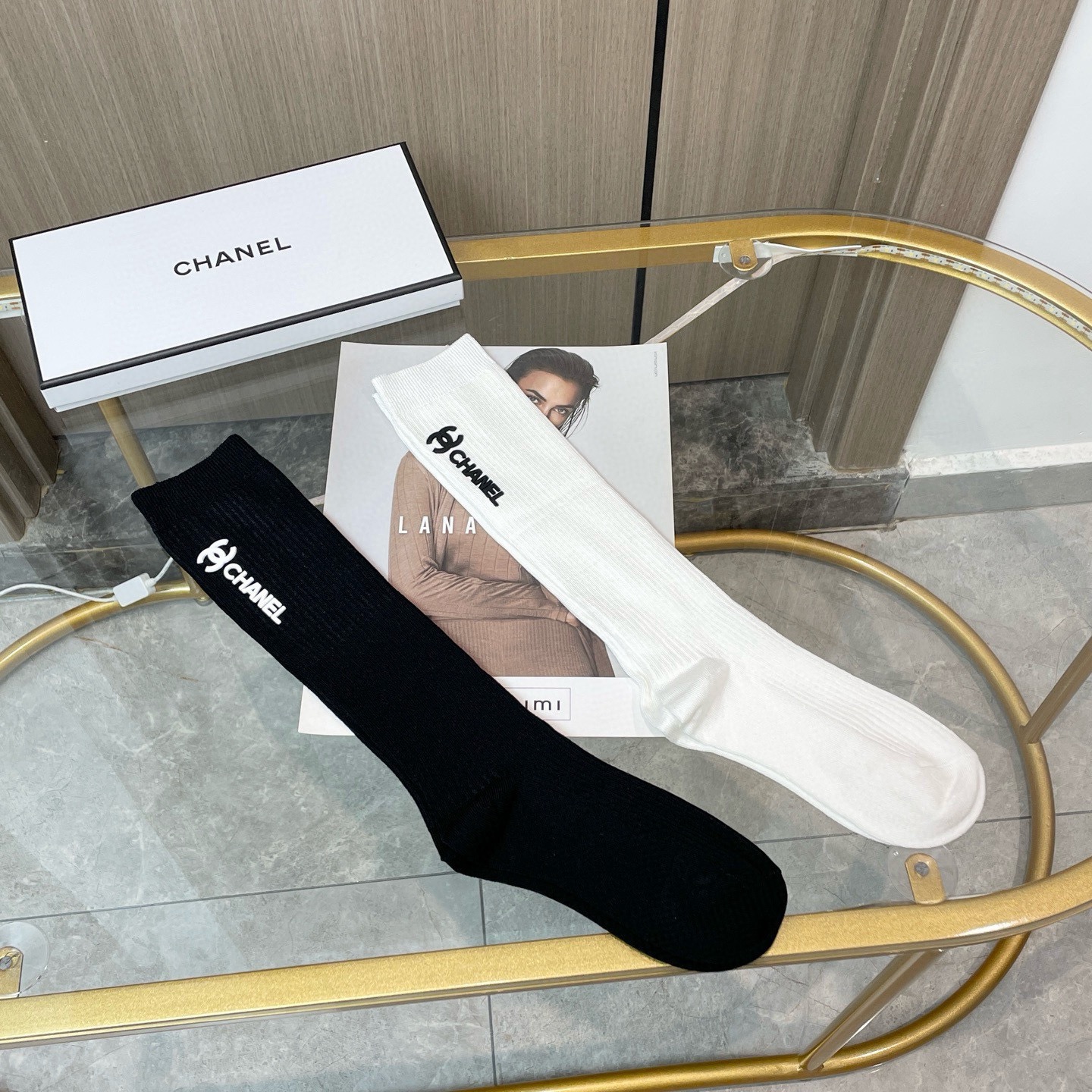 配包装【一盒二双】CHANEL · 香奈儿❗️超级爆款网红袜子❗️小香家官网同步针织字母小腿袜，ins明