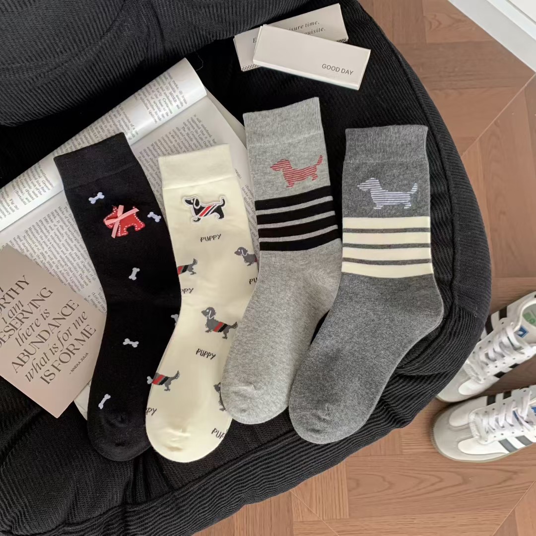 配包装【一盒四双】🔥THOM BROWNE · 桑姆 布朗尼❗️TB超级爆款网红中筒袜子❗️经典三条杠搭