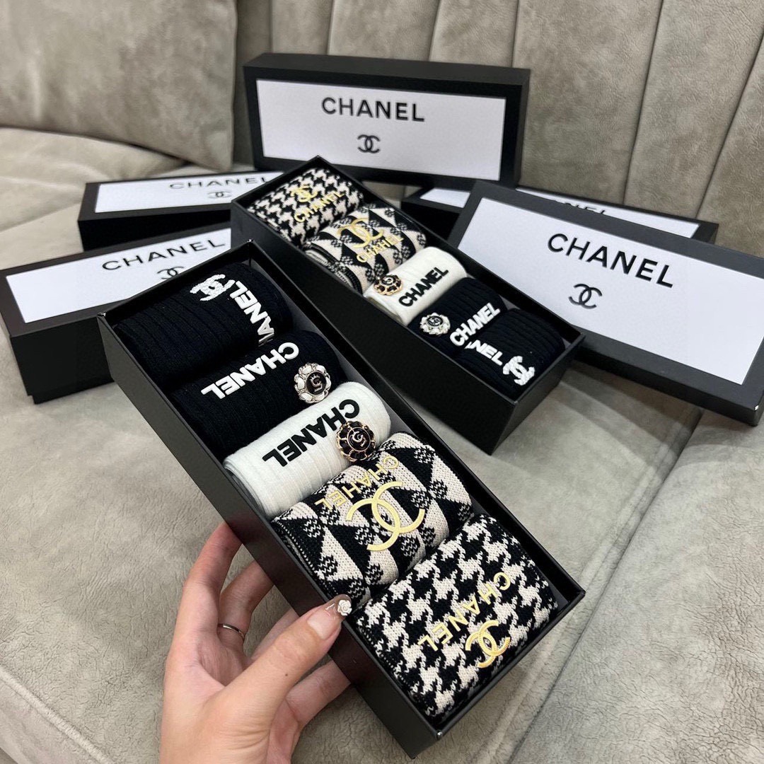 配包装【一盒五双】 CHANEL香奈儿中筒袜【产品尺码】35-40【产品材质】棉85🔥聚酯纤维13氨纶2
