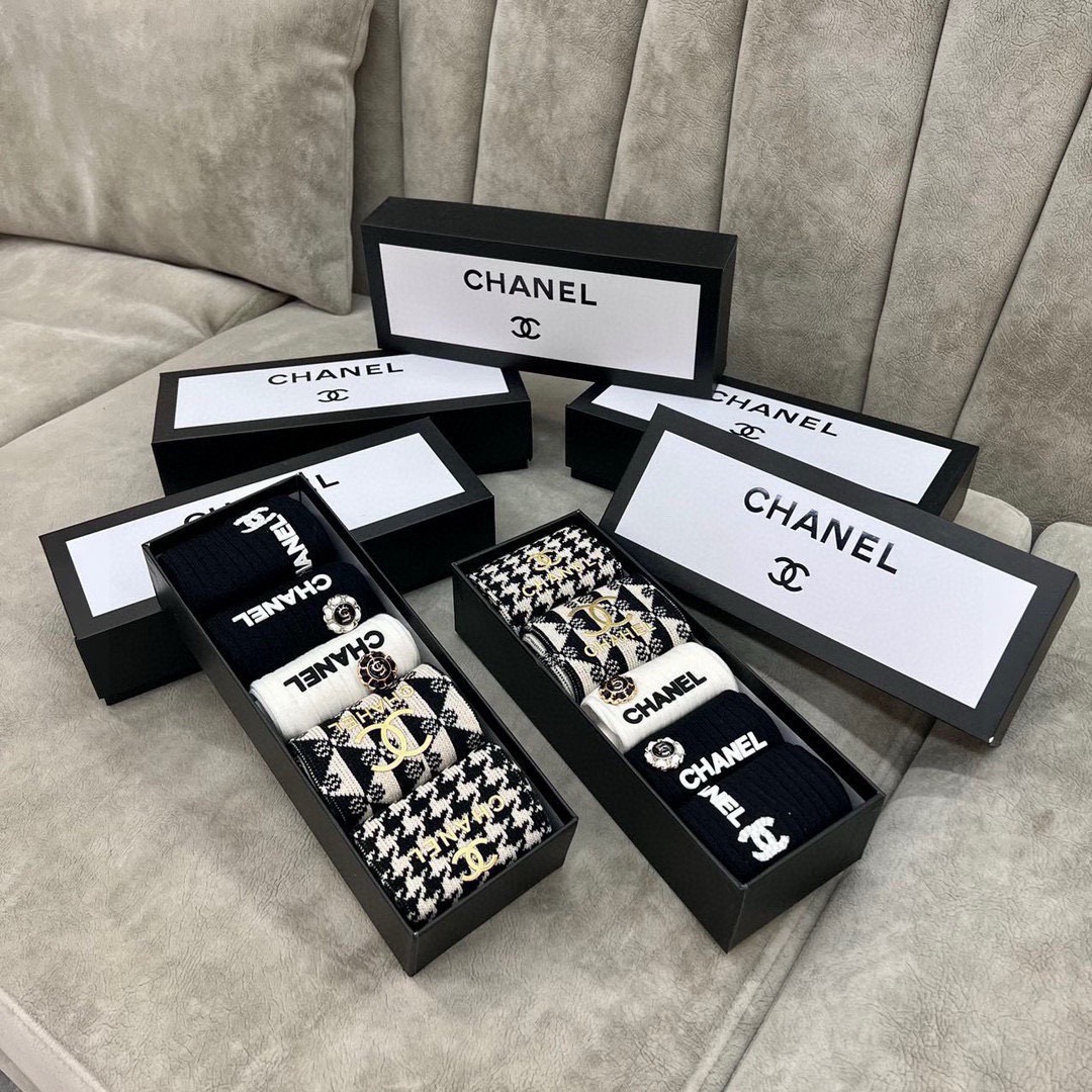 配包装【一盒五双】 CHANEL香奈儿中筒袜【产品尺码】35-40【产品材质】棉85🔥聚酯纤维13氨纶2