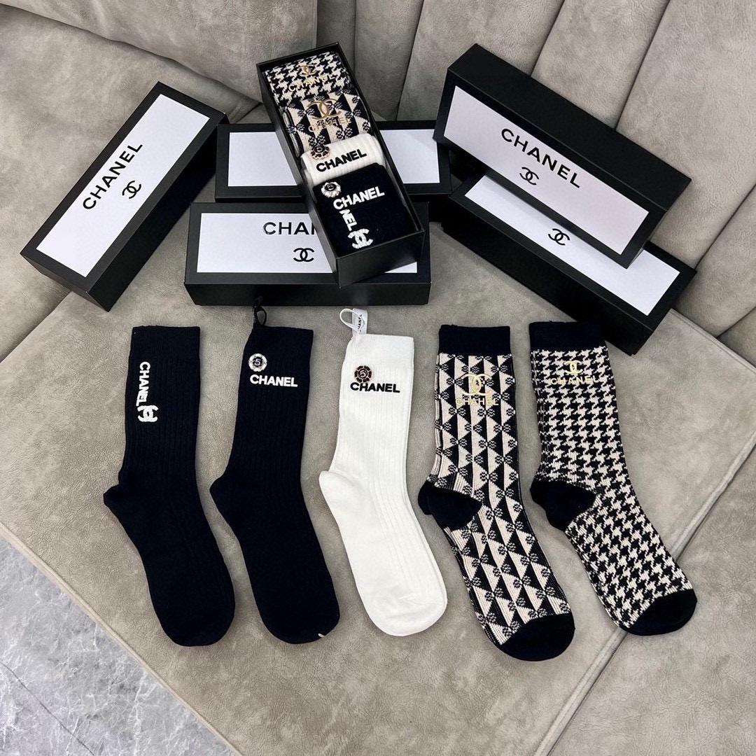 配包装【一盒五双】 CHANEL香奈儿中筒袜【产品尺码】35-40【产品材质】棉85🔥聚酯纤维13氨纶2