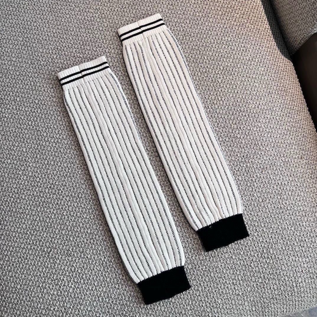 配包装【一盒一双】🆕Chane*24c早春新品 本季最火🔥爆款袜套🧦各大博主，时髦软妹人手一双😍😍穿搭必