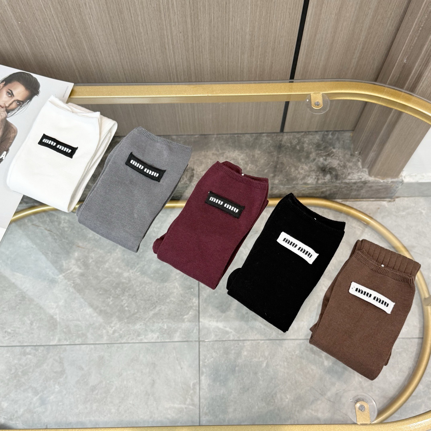 配包装【一盒一双】MIUMIU · 缪缪❗️超级爆款网红袜子❗️缪家官网同步字母过膝小腿袜，ins明星网