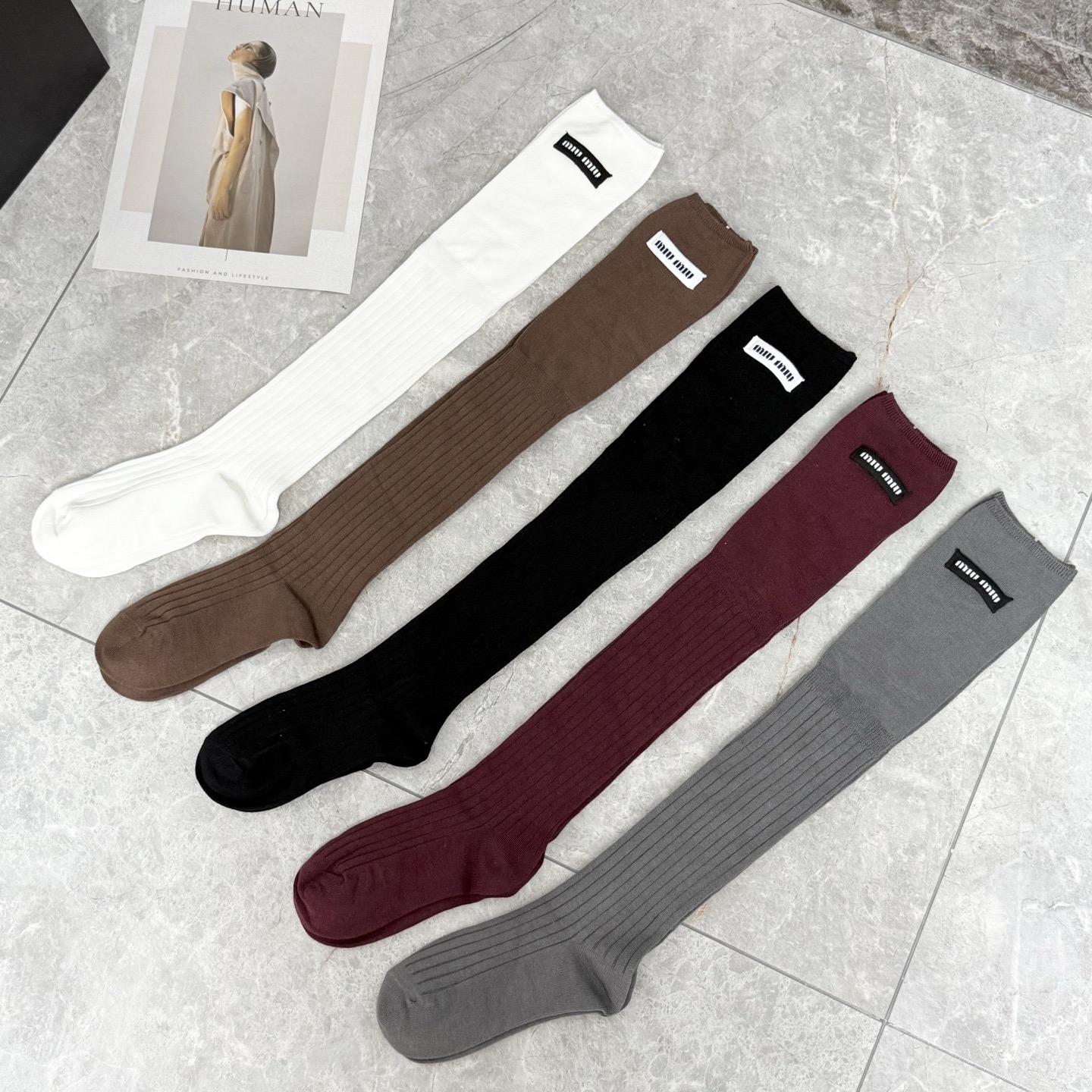 配包装【一盒一双】MIUMIU · 缪缪❗️超级爆款网红袜子❗️缪家官网同步字母过膝小腿袜，ins明星网