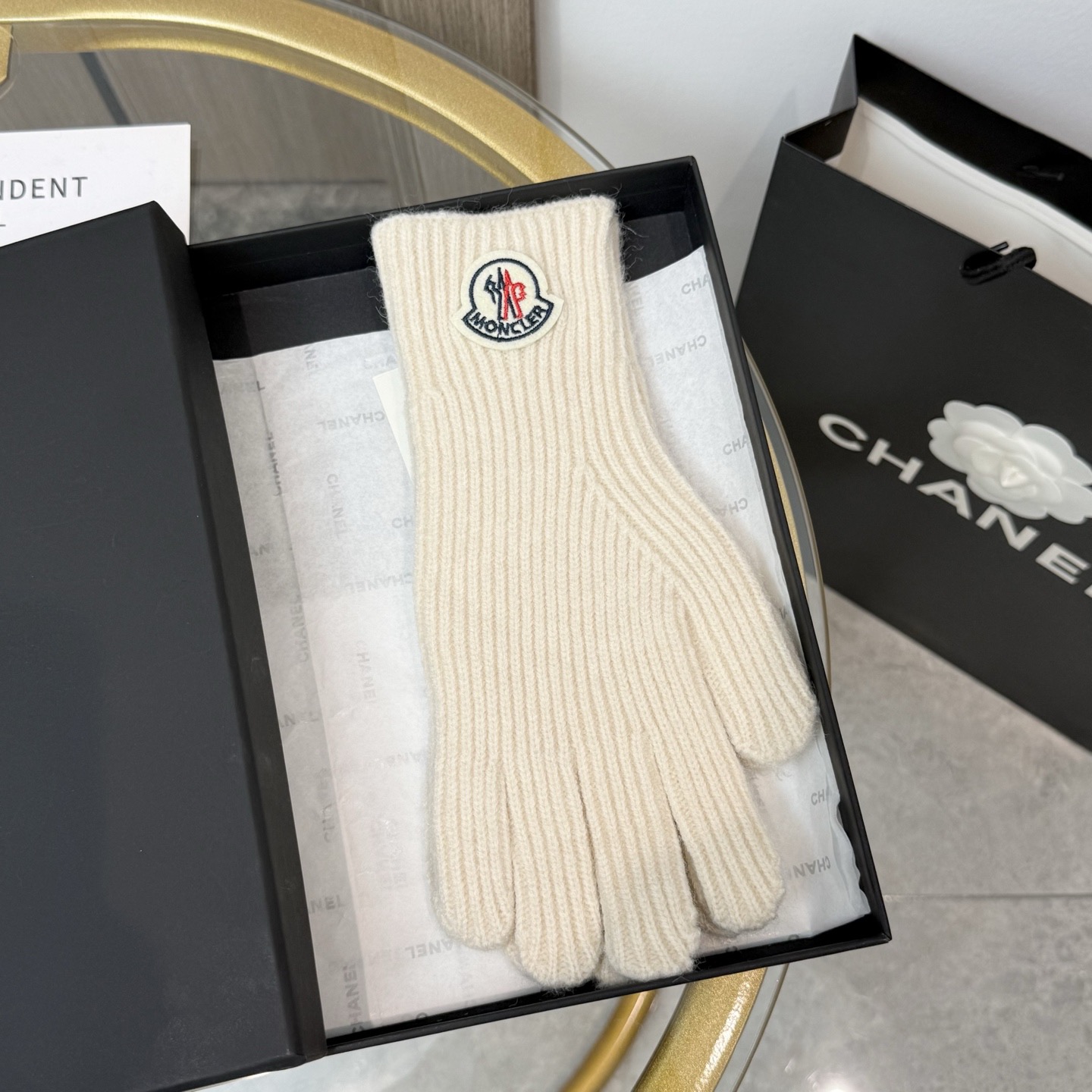 P80 配包装【一盒一双】MONCLER · 蒙口❗️超级爆款网红手套❗️M家官网同步logo字母针织保暖手套,ins明星网红推荐❗️火爆至极🔥羊毛材质,保暖柔软舒适,欧美大牌街头必备🌟