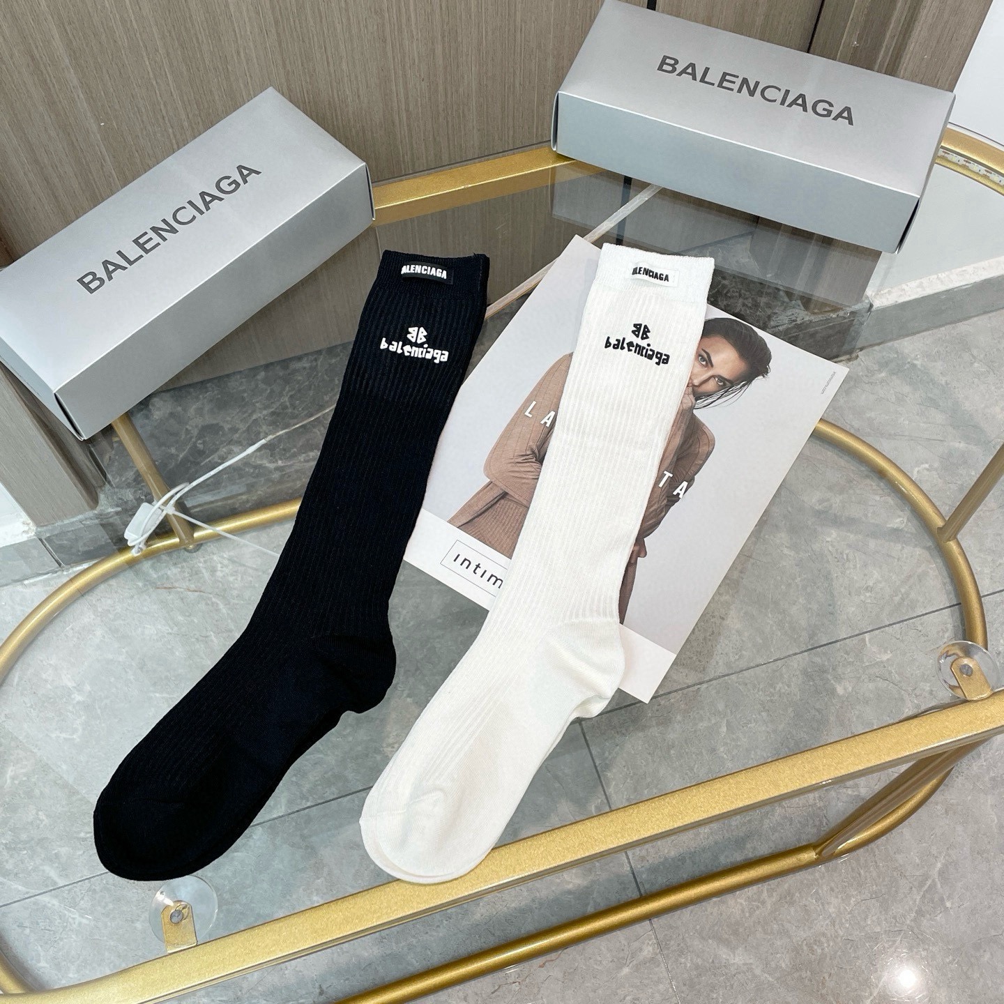 配包装【一盒二双】BALENCIAGA · 巴黎世家 ❗️超级爆款网红袜子 巴黎家官网同步硅胶字母小腿袜