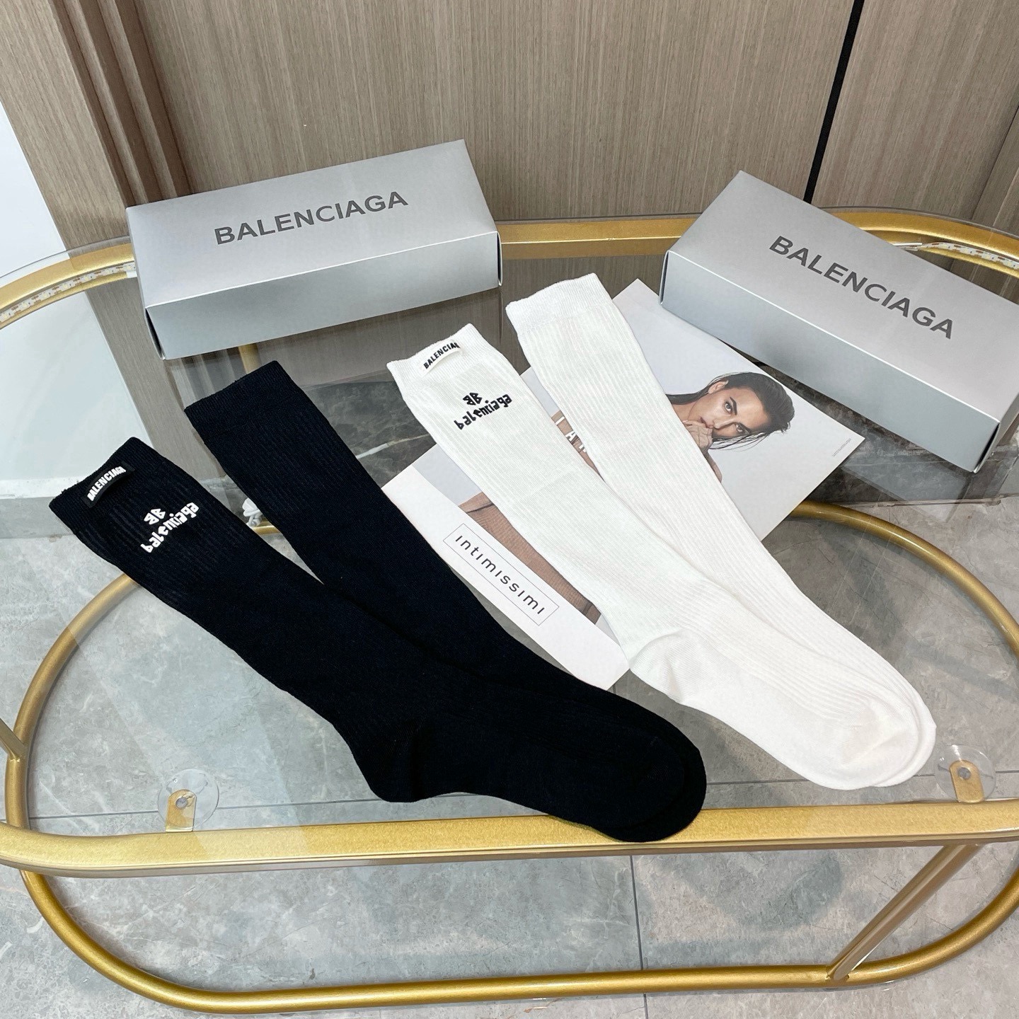 配包装【一盒二双】BALENCIAGA · 巴黎世家 ❗️超级爆款网红袜子 巴黎家官网同步硅胶字母小腿袜