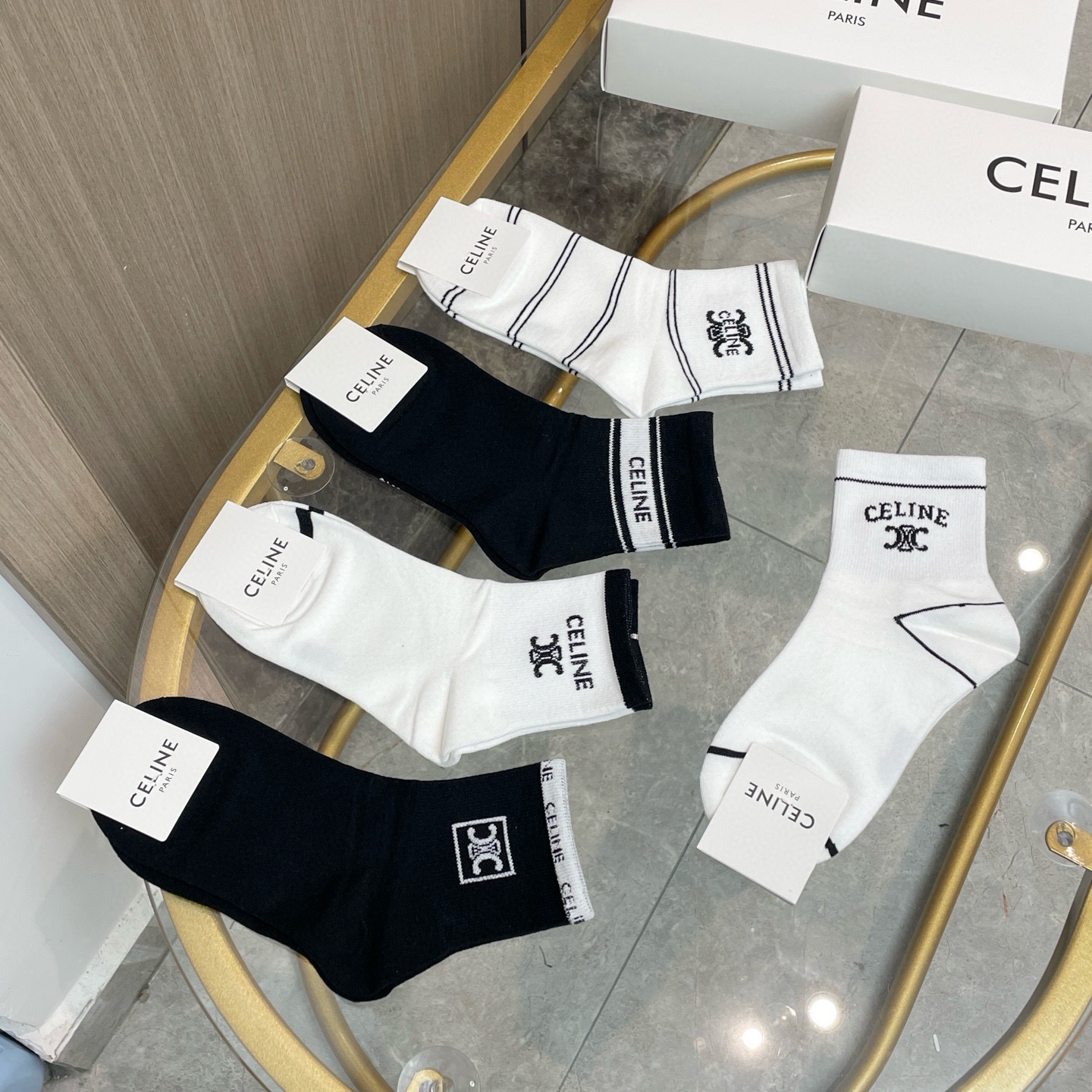 配包装【一盒五双】🌟Celine赛琳 爆款中筒袜🌟高版本 ～好看到爆炸 欧美大牌中筒袜🔥🌟潮人必不能少的