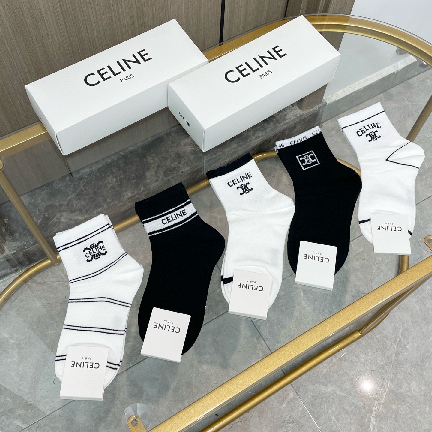 配包装【一盒五双】🌟Celine赛琳 爆款中筒袜🌟高版本 ～好看到爆炸 欧美大牌中筒袜🔥🌟潮人必不能少的