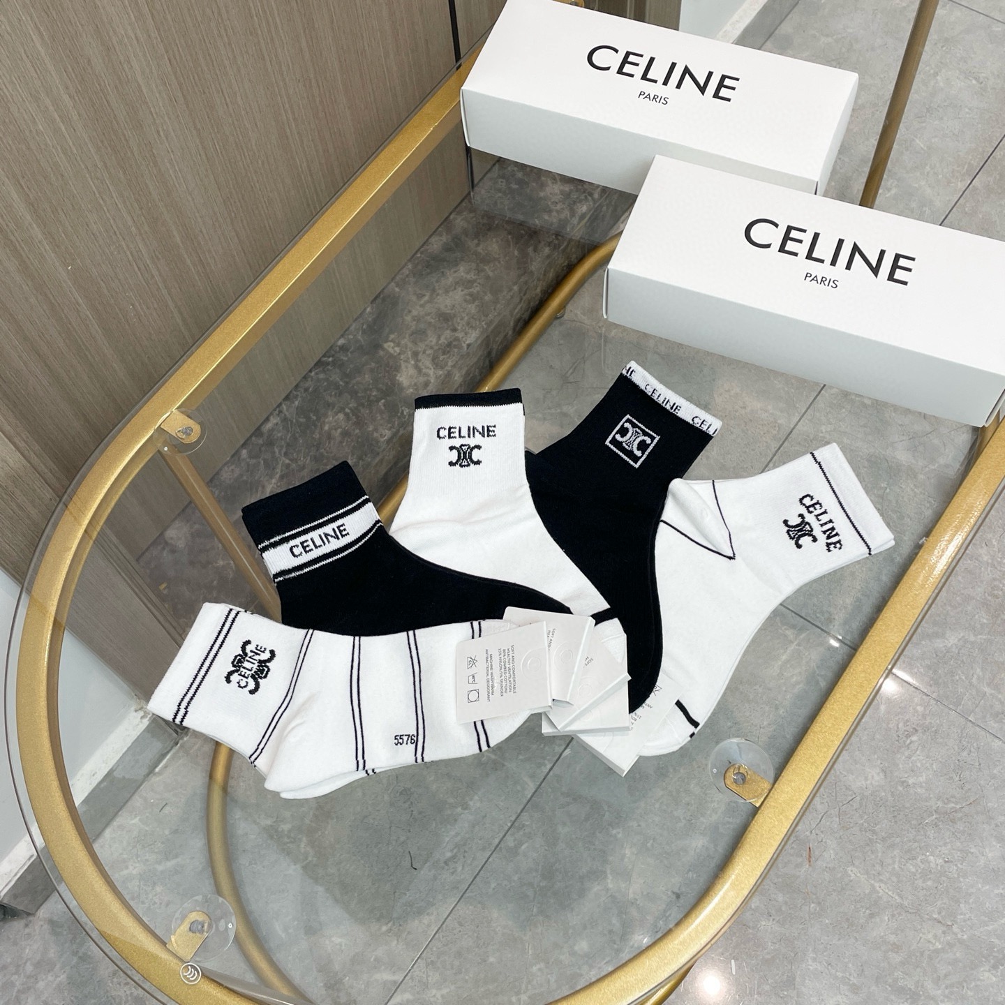 配包装【一盒五双】🌟Celine赛琳 爆款中筒袜🌟高版本 ～好看到爆炸 欧美大牌中筒袜🔥🌟潮人必不能少的