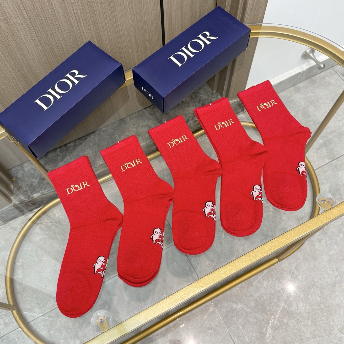 配包装【一盒五双】✨DIOR迪奥 🔥红红火火过年袜 💓官网同款字母烫金中长款袜子！罗口刺绣品牌简称字母i