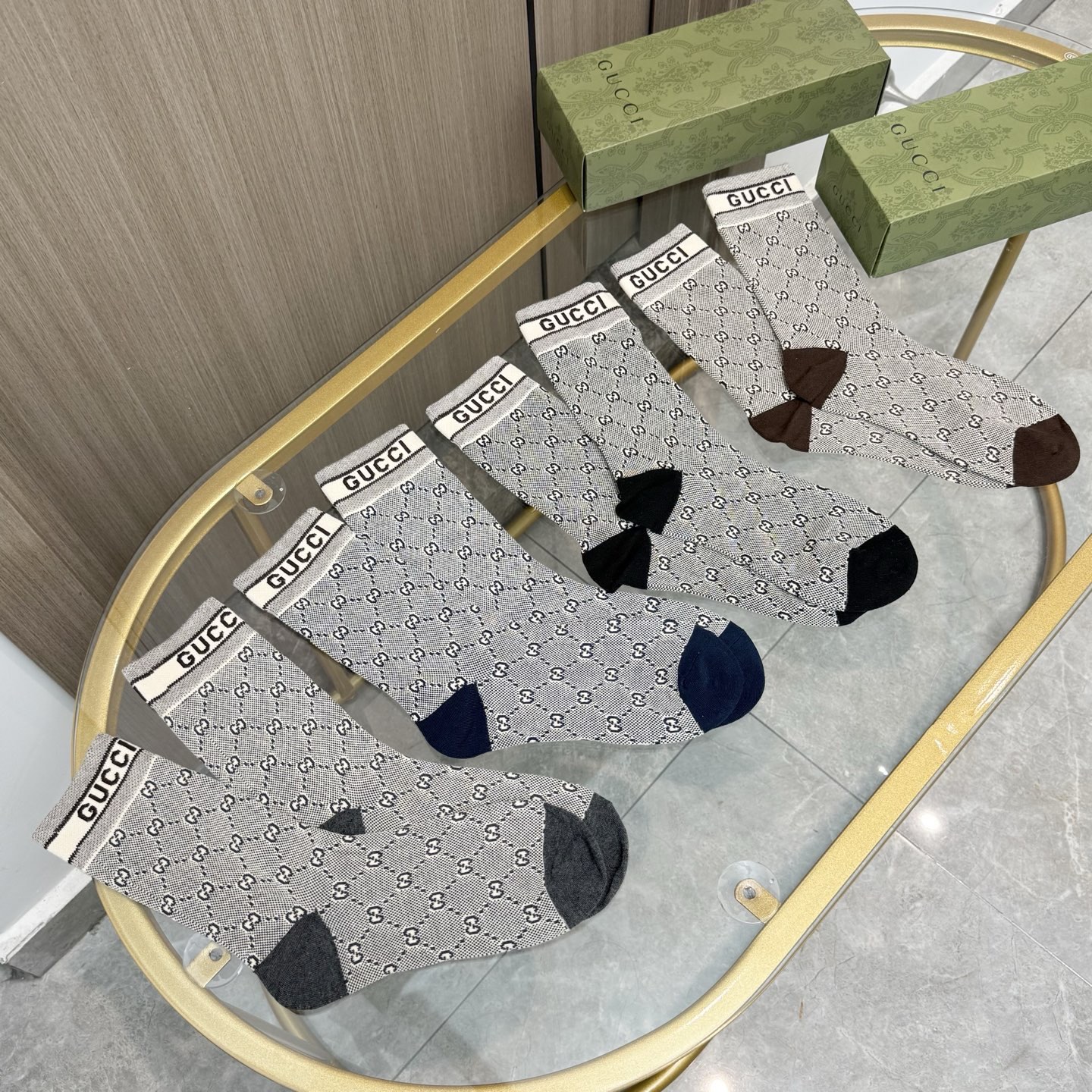 配包装【一盒四双】🌟GUCCI 古奇 爆款中筒袜🌟高版本 ～好看到爆炸 欧美大牌中筒袜🔥🌟潮人必不能少的