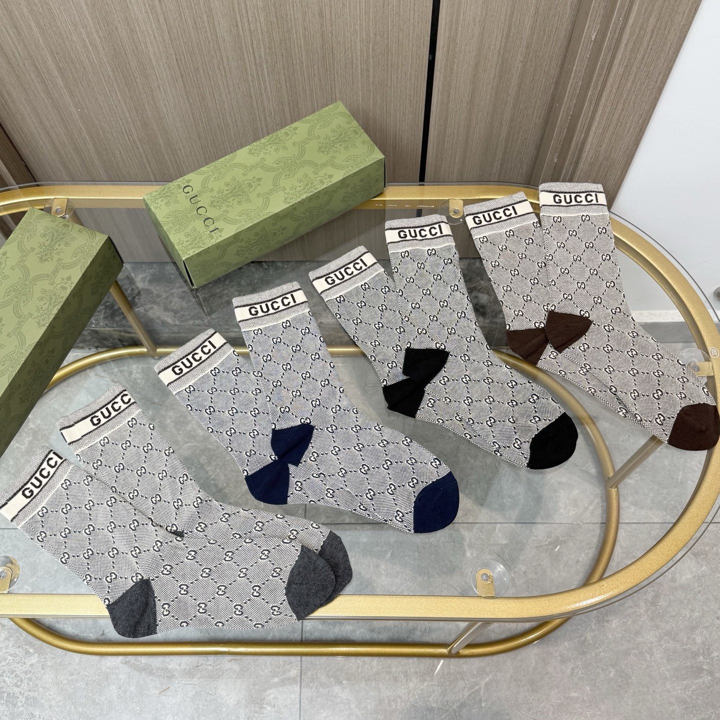 配包装【一盒四双】🌟GUCCI 古奇 爆款中筒袜🌟高版本 ～好看到爆炸 欧美大牌中筒袜🔥🌟潮人必不能少的