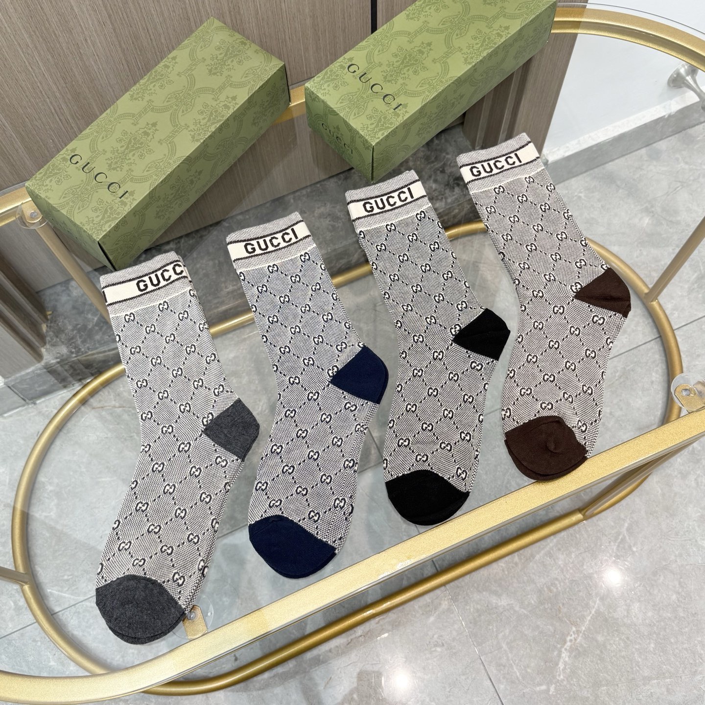 配包装【一盒四双】🌟GUCCI 古奇 爆款中筒袜🌟高版本 ～好看到爆炸 欧美大牌中筒袜🔥🌟潮人必不能少的