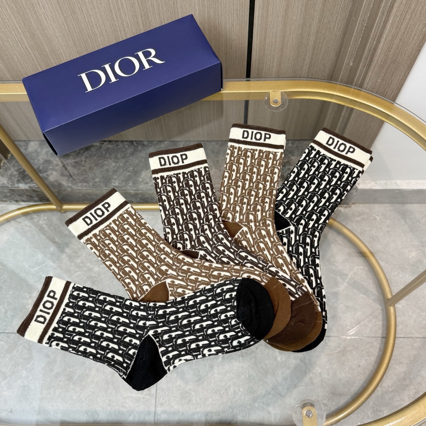 配包装【一盒五双】🌟欧美大牌 Dior迪奥 好看到爆炸欧美大牌高筒袜🔥男女款🌟潮人必不能少的专柜代购品质