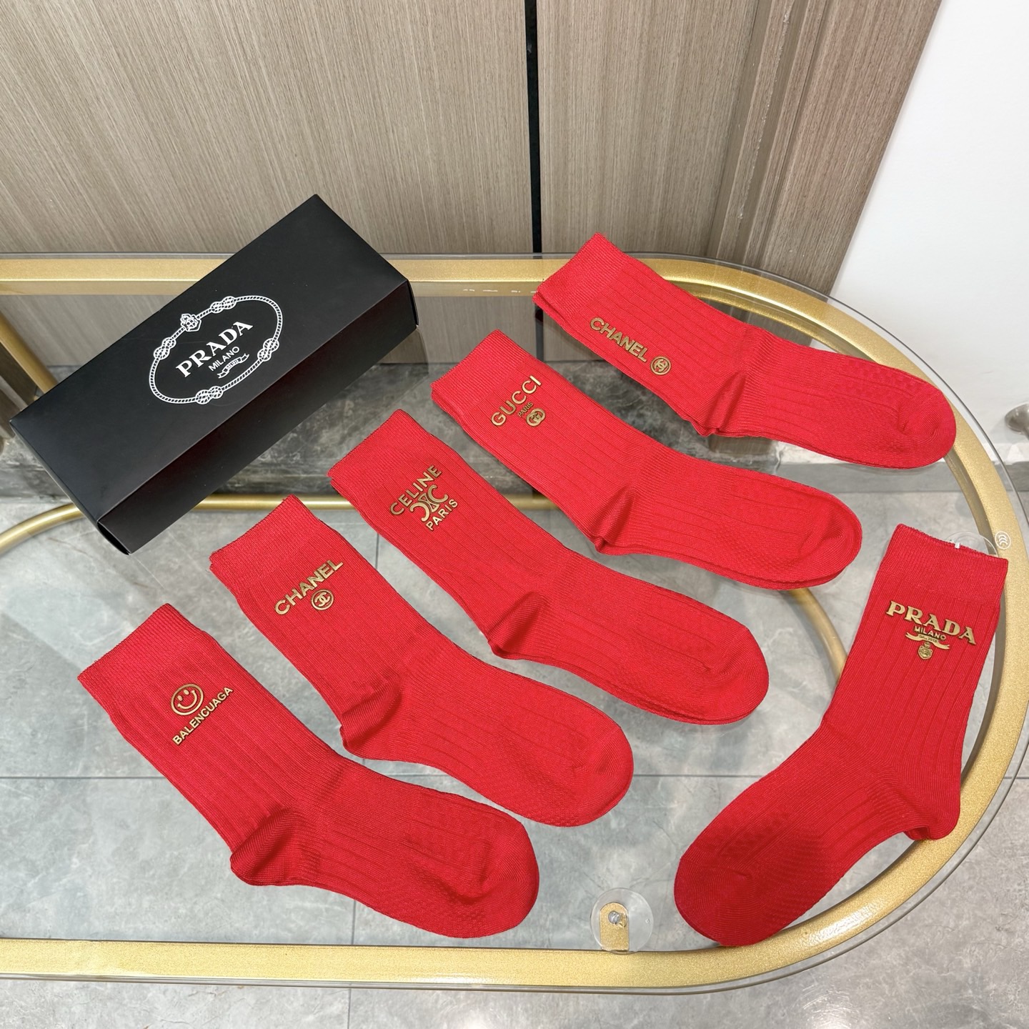 配包装【一盒六双】✨欧美大牌🔥红红火火过年袜 💓官网同款字母饰品中长款袜子！罗口饰品品牌简称字母ins装