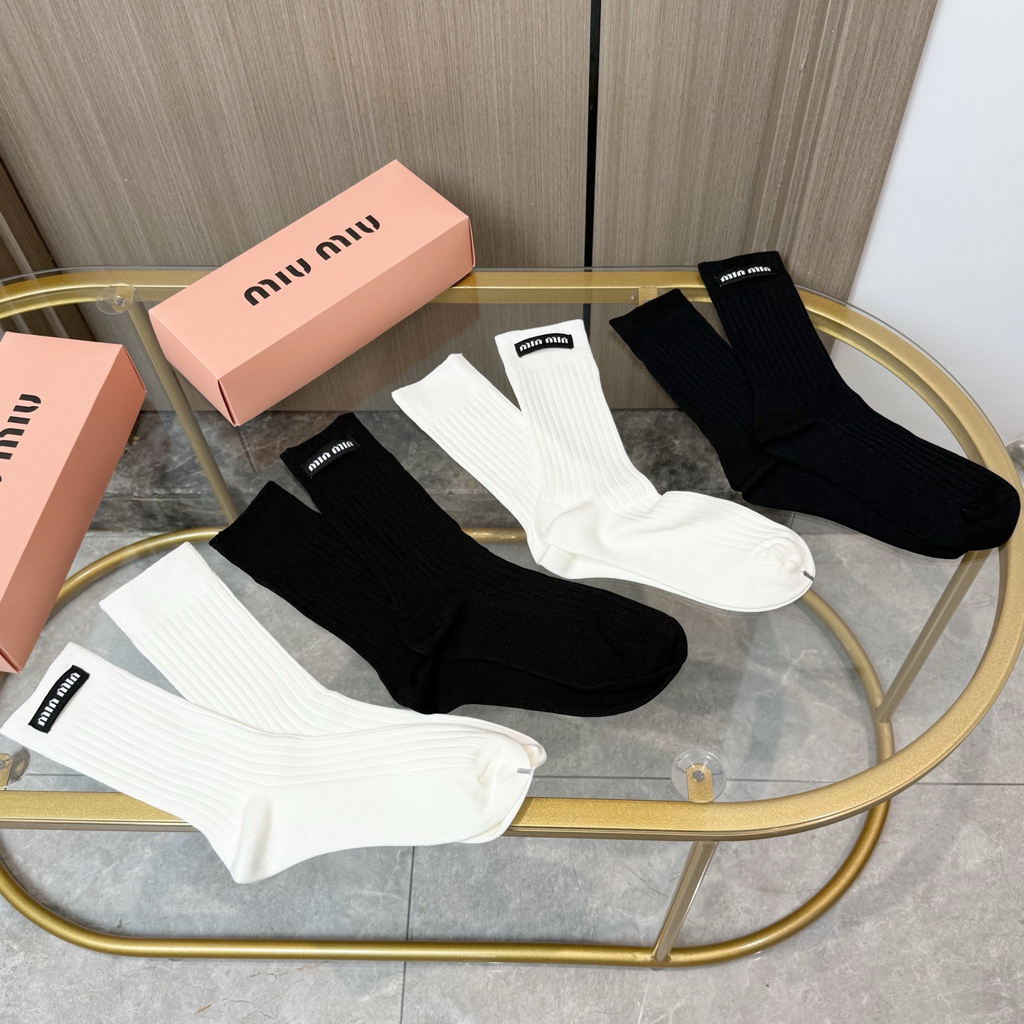 配包装【一盒四双】miumiu · 缪缪❗️高品质🔥超级爆款网红袜子❗️miu家官网同步饰品字母中筒袜，