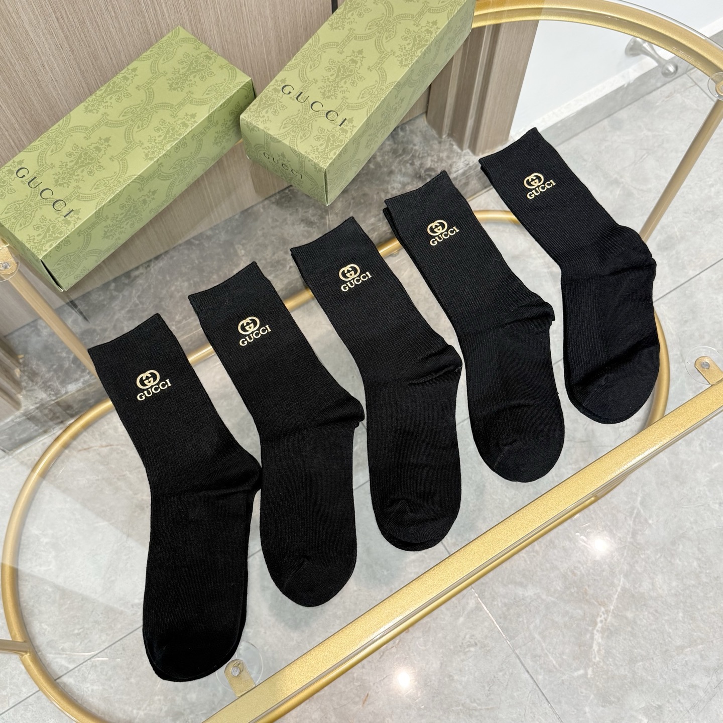 配包装【一盒五双】GUCCI 古奇高版本 ～好看到爆炸 GUCCI 袜子🔥双针烫印羊绒中筒袜，超软糯🔥🔥