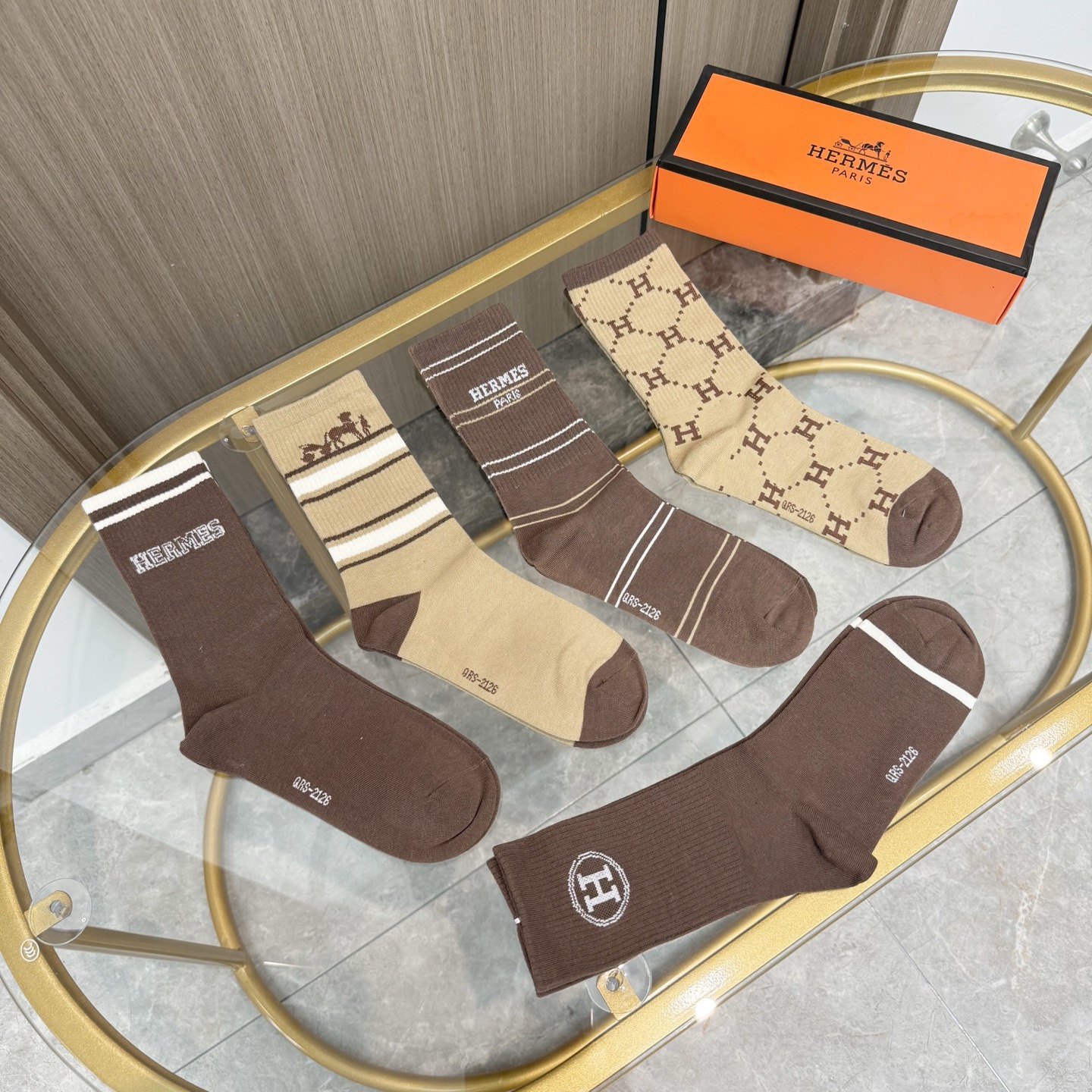 配包装 【一盒五双】HERMER · 爱马仕经典中筒袜子❗️纯棉面料，专柜同步上新，袜身提花H品牌字母全