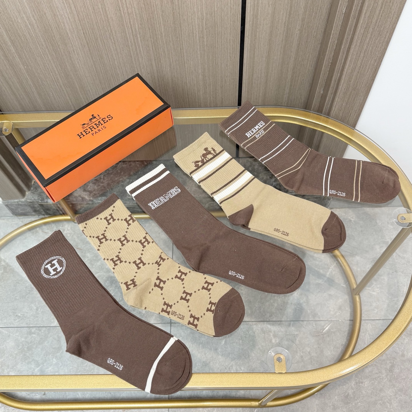 配包装 【一盒五双】HERMER · 爱马仕经典中筒袜子❗️纯棉面料，专柜同步上新，袜身提花H品牌字母全