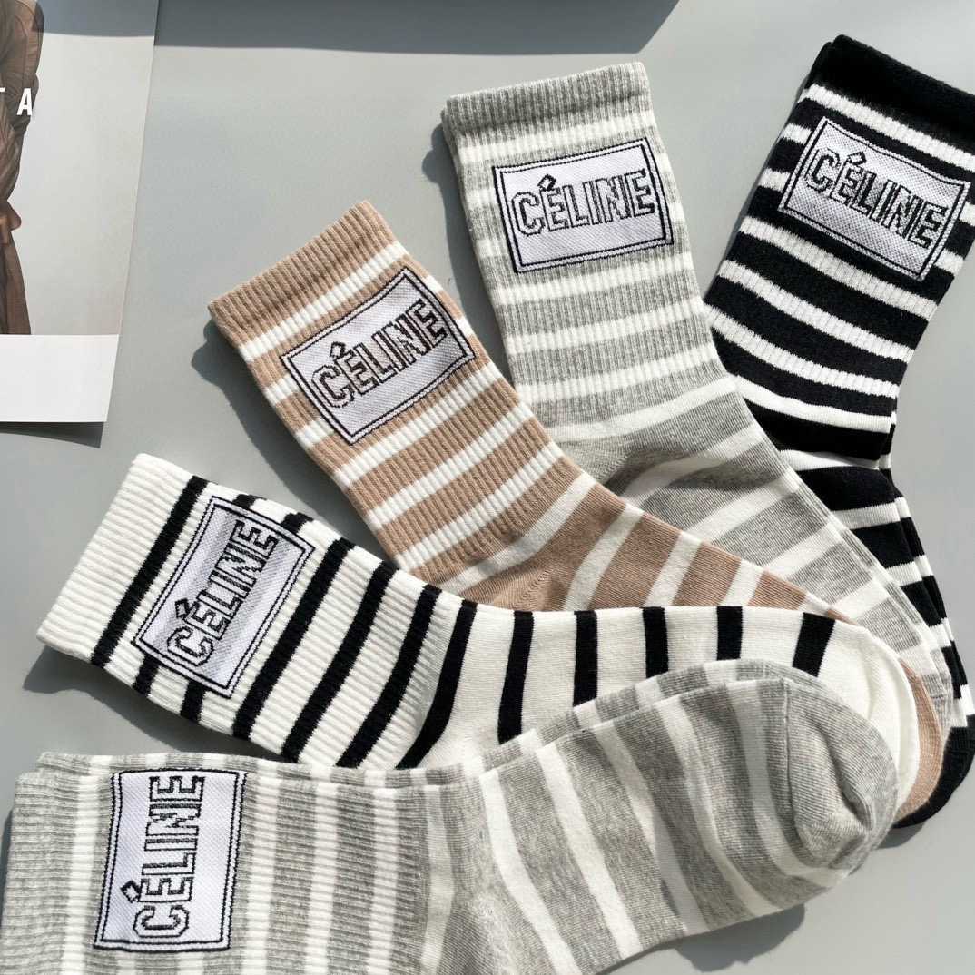 配包装【一盒五双】CELINE · 赛琳❗️高品质🔥超级爆款网红袜子❗️ce家官网同步刺绣字母中筒袜，i