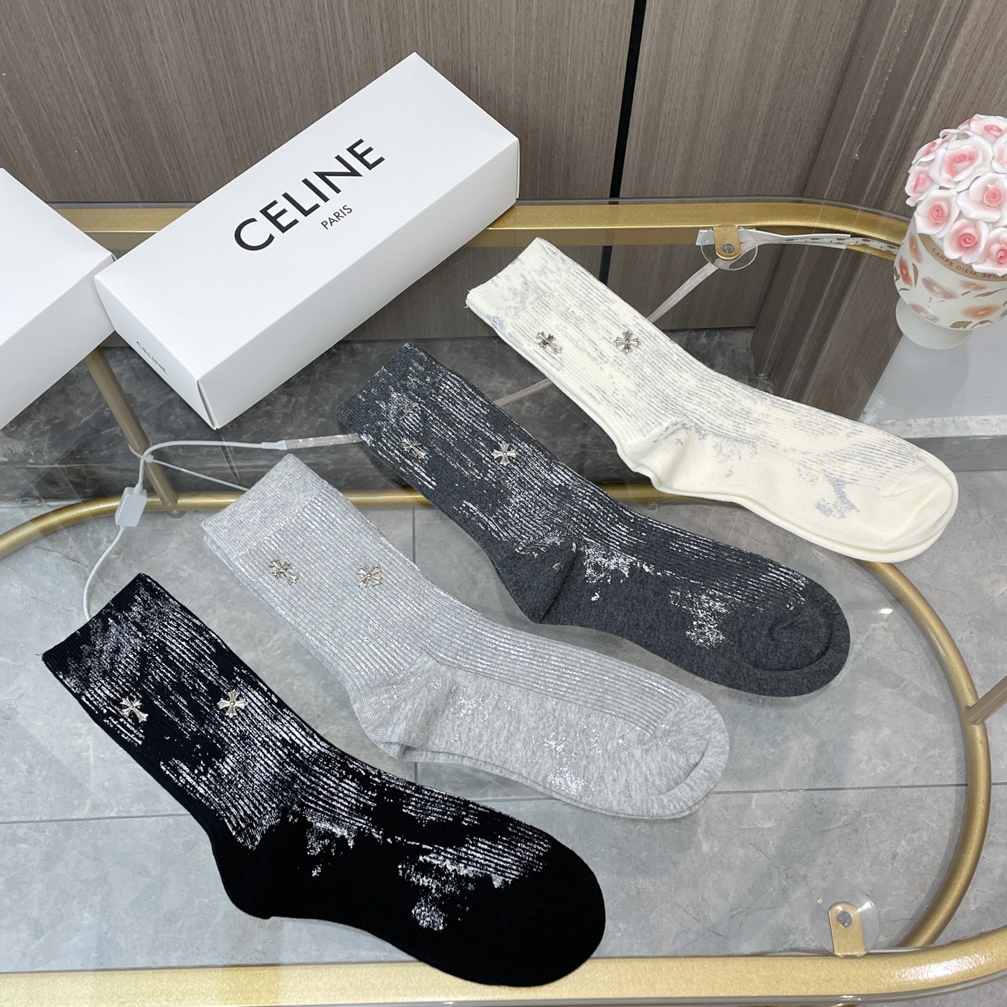 配包装【一盒四双】🌟克罗心 爆款高筒袜🌟高版本 ～好看到爆炸 欧美大牌高筒袜🔥🌟潮人必不能少的专柜代购品