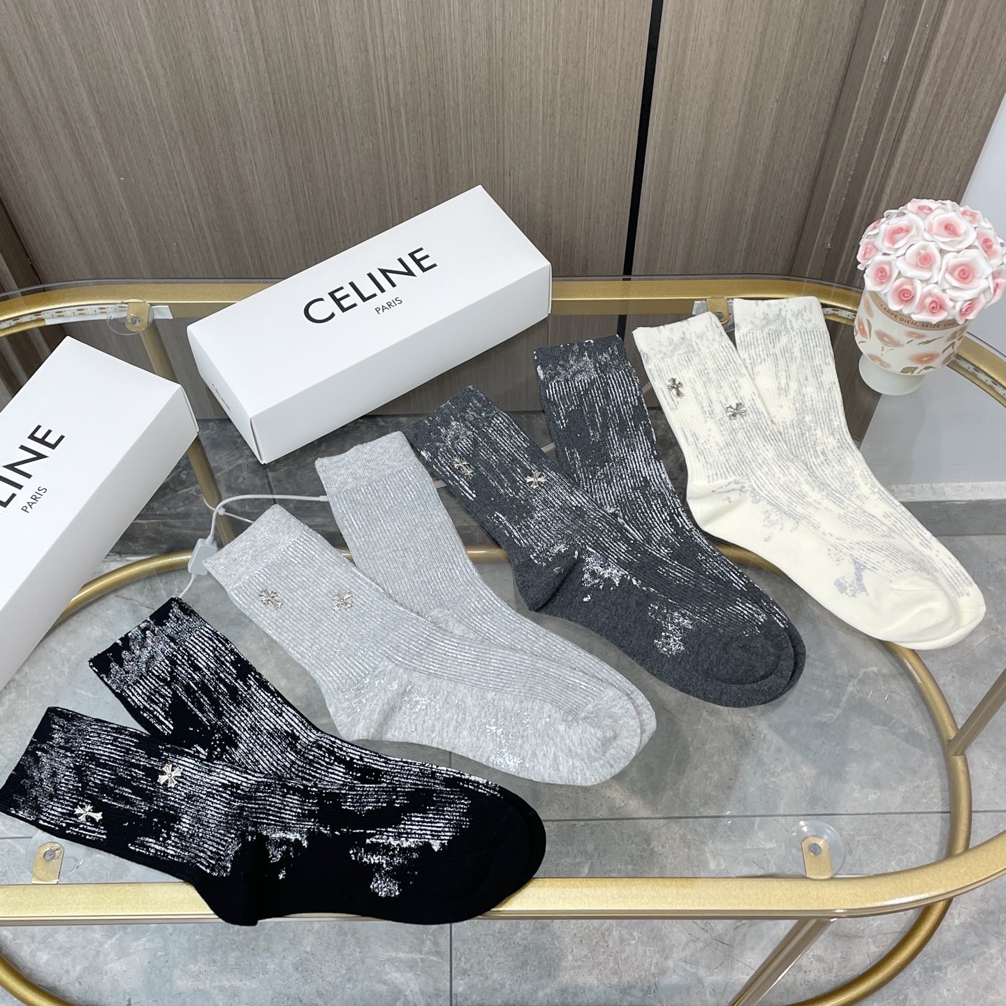 配包装【一盒四双】🌟克罗心 爆款高筒袜🌟高版本 ～好看到爆炸 欧美大牌高筒袜🔥🌟潮人必不能少的专柜代购品