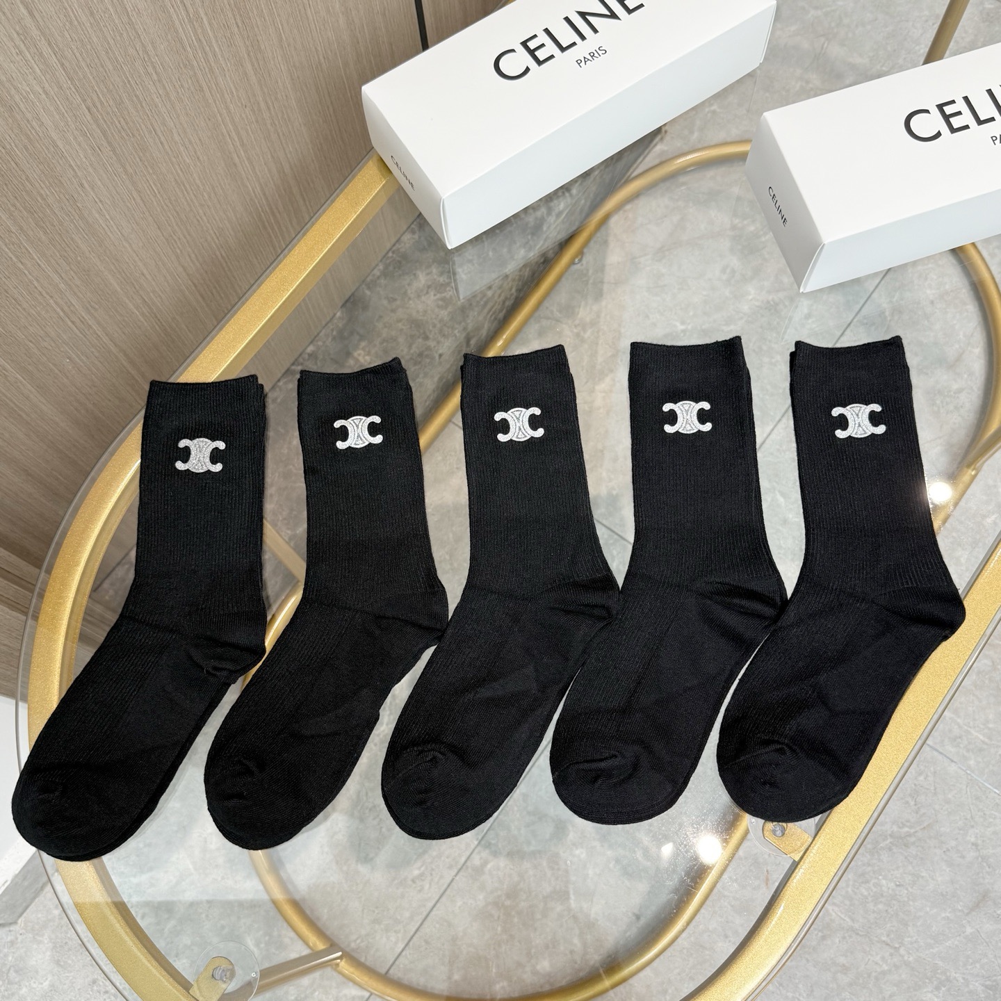 配包装【一盒五双】CELINE 赛琳高版本 ～好看到爆炸 CELINE 袜子🔥双针烫印羊绒中筒袜，超软糯