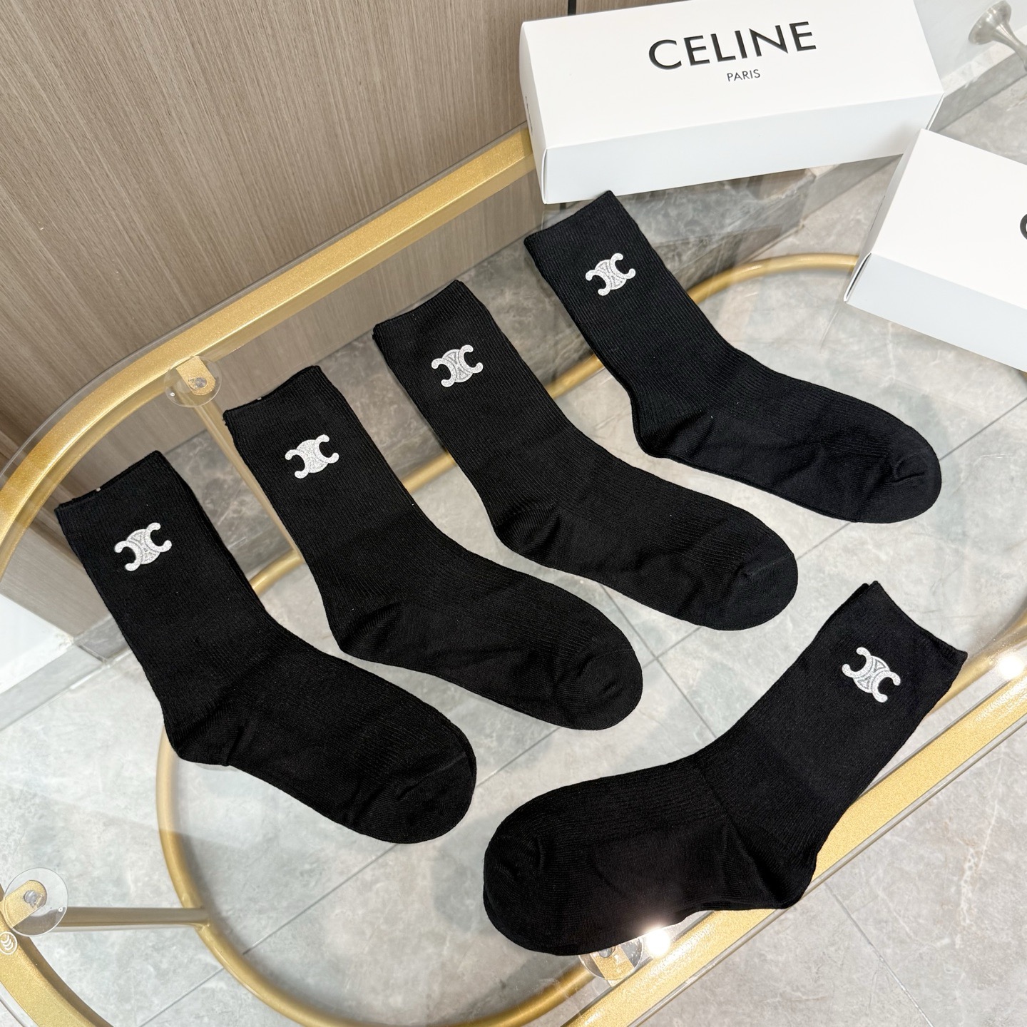 配包装【一盒五双】CELINE 赛琳高版本 ～好看到爆炸 CELINE 袜子🔥双针烫印羊绒中筒袜，超软糯