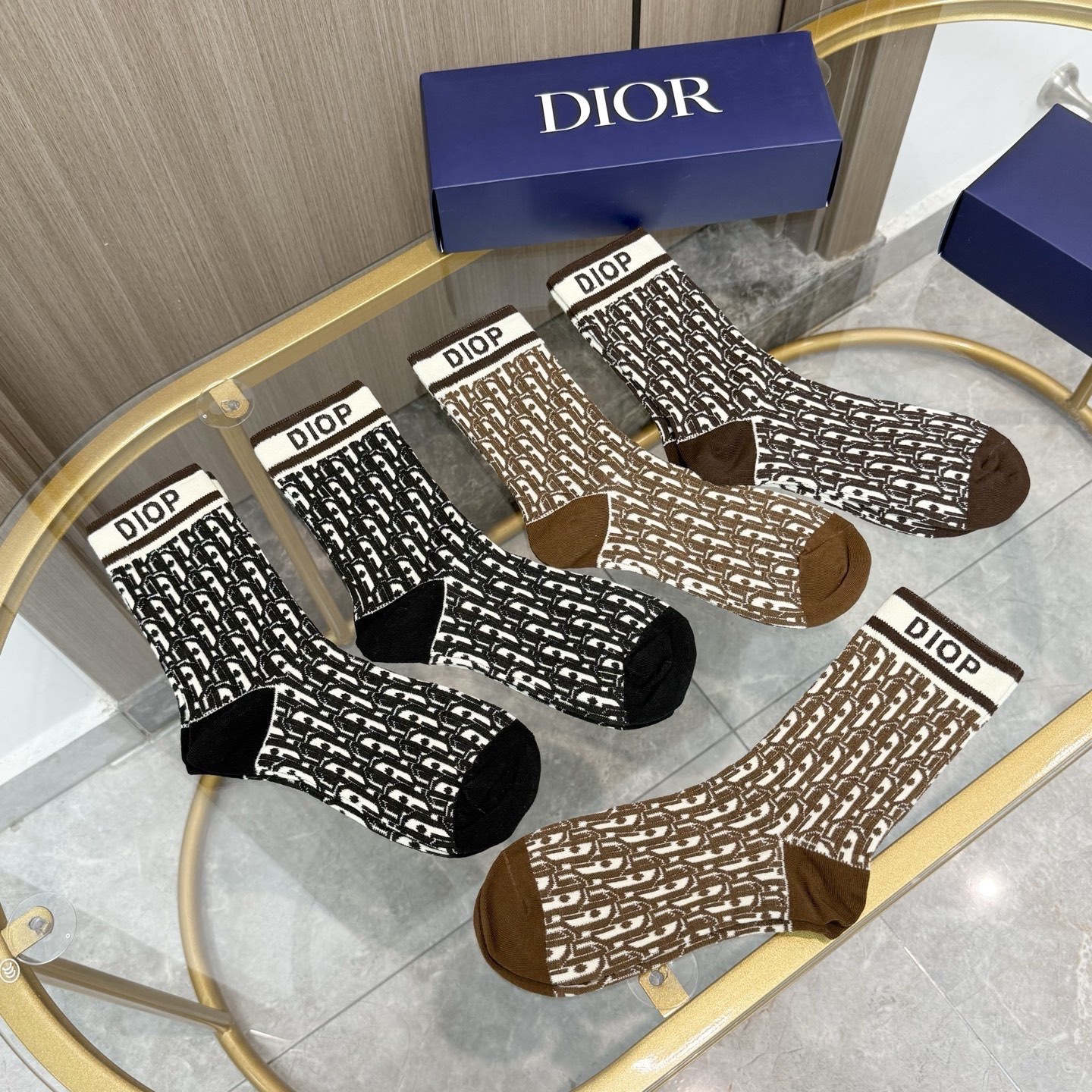 配包装【一盒五双】🌟欧美大牌 Dior迪奥 好看到爆炸欧美大牌高筒袜🔥男女款🌟潮人必不能少的专柜代购品质