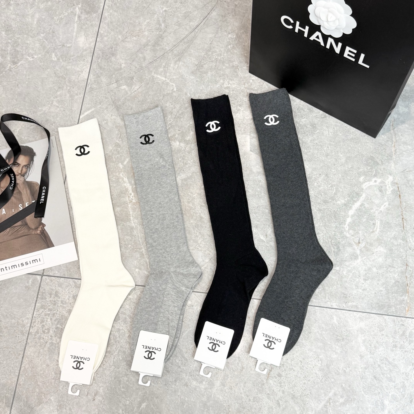 配包装【一盒一双】CHANEL· 香奈儿❗️超级爆款网红袜子❗️官网同款纯色字母小腿袜，ins明星网红推