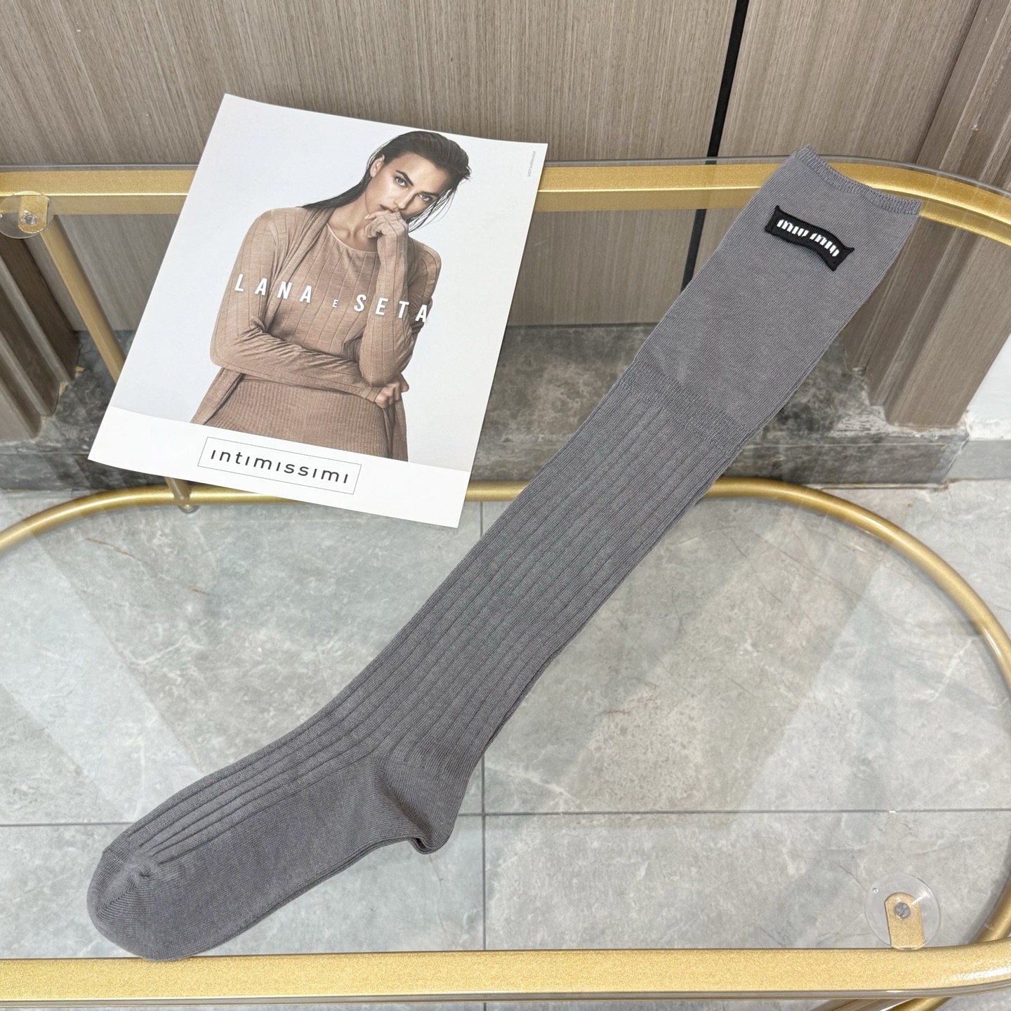 配包装【一盒一双】MIUMIU · 缪缪❗️超级爆款网红袜子❗️缪家官网同步字母过膝小腿袜，ins明星网