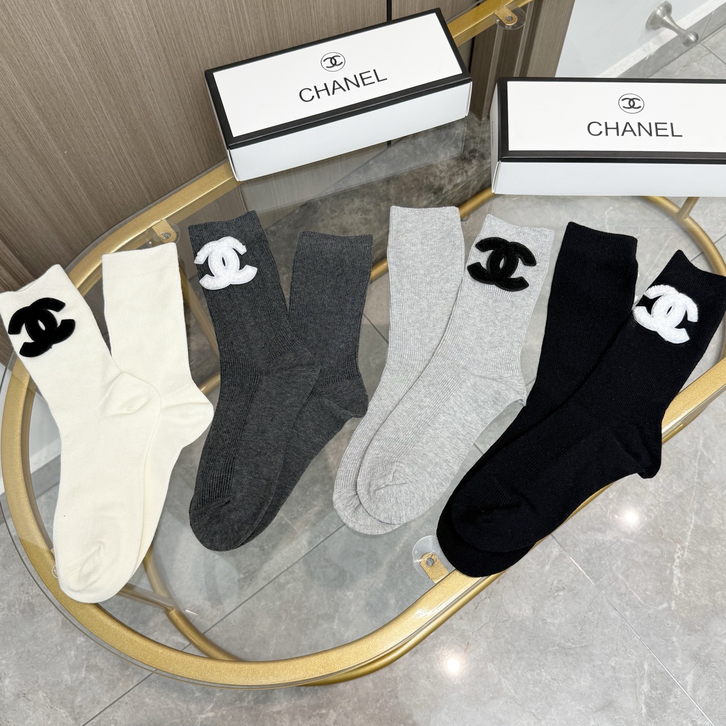 配包装【一盒四双】🌟CHANEL香奈儿 爆款中筒袜🌟高版本 ～好看到爆炸 欧美大牌中筒袜🔥🌟潮人必不能少