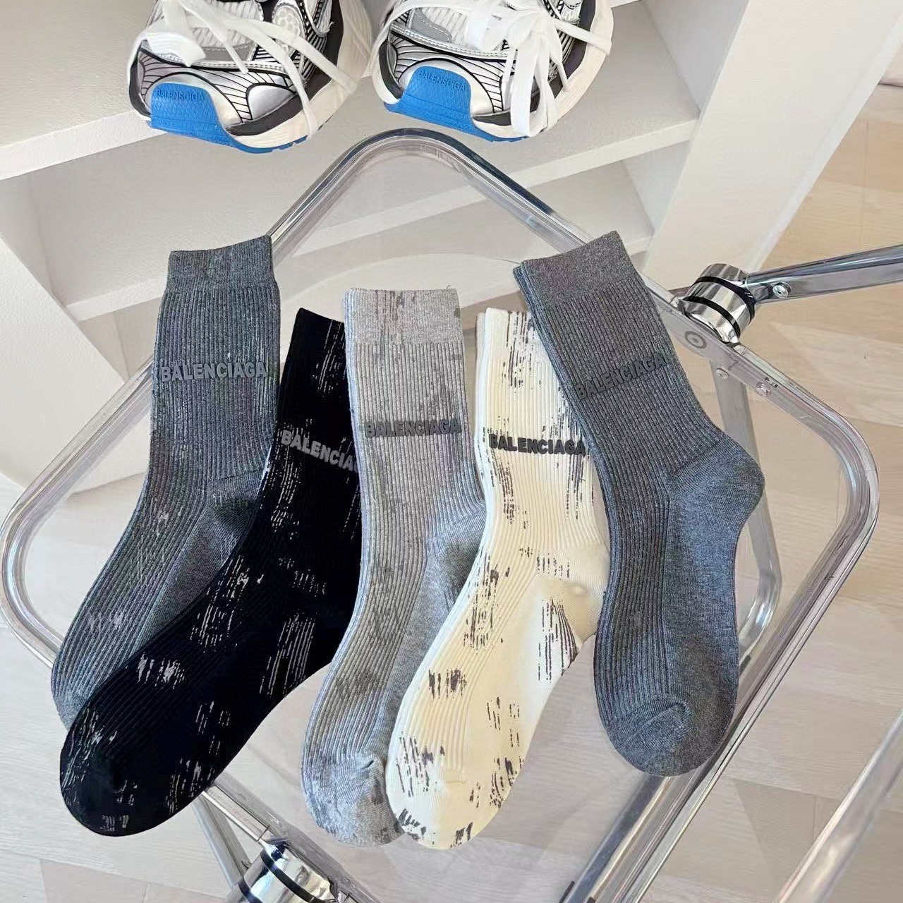 配包装【一盒五双】BALENCIAGA · 巴黎世家 ❗️超级爆款网红袜子 巴黎家官网同步硅胶字母小腿袜